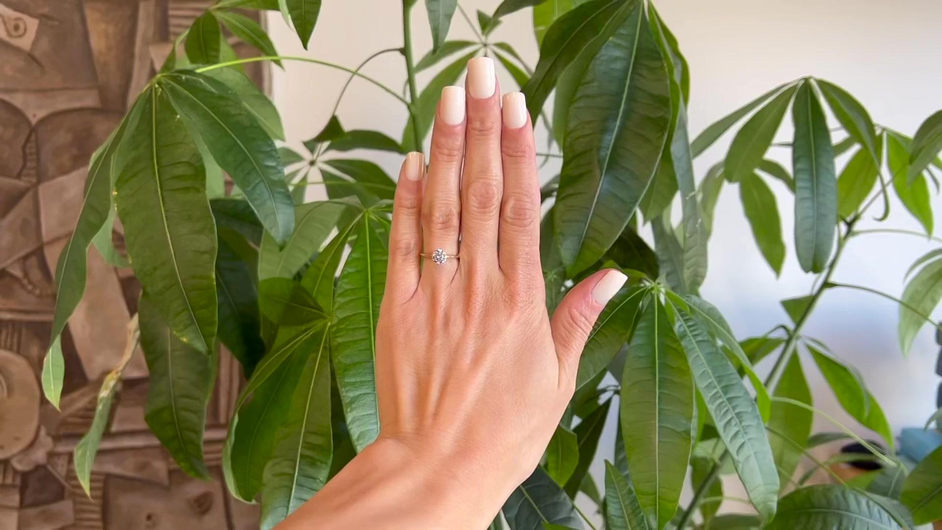 Ein Mid Century 1,00 Karat Runde Brillantschliff 14 Karat Gelbgold Solitär Ring. Mit einem GIA runden Brillantschliff Diamant von 1,00 Karat, mit GIA # 5201617502 begleitet besagt, dass der Diamant ist G Farbe, SI1 Klarheit. Gefertigt aus 14 Karat