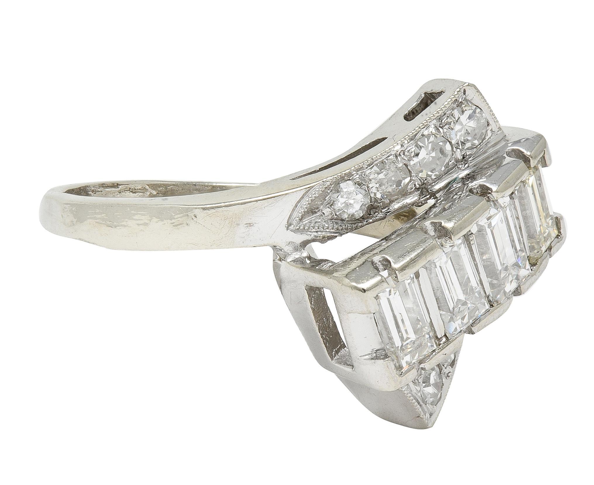 Mid-Century 1,00 CTW Diamant 14 Karat Gold Vintage Band Bypass Ring (Moderne) im Angebot