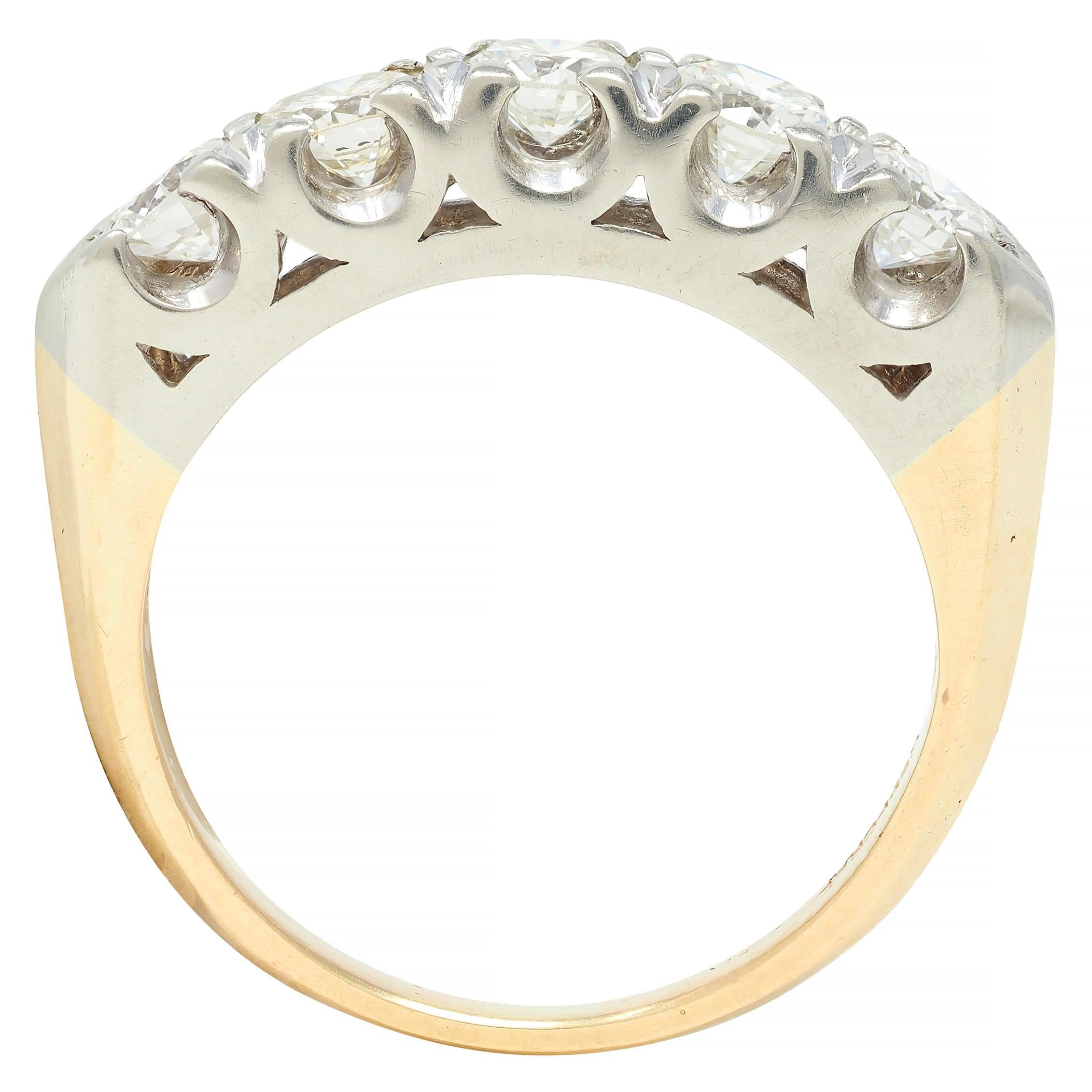 Mid-Century 1.00 CTW Diamond 14 Karat Two-Tone Gold Vintage Fishtail Band Ring 5