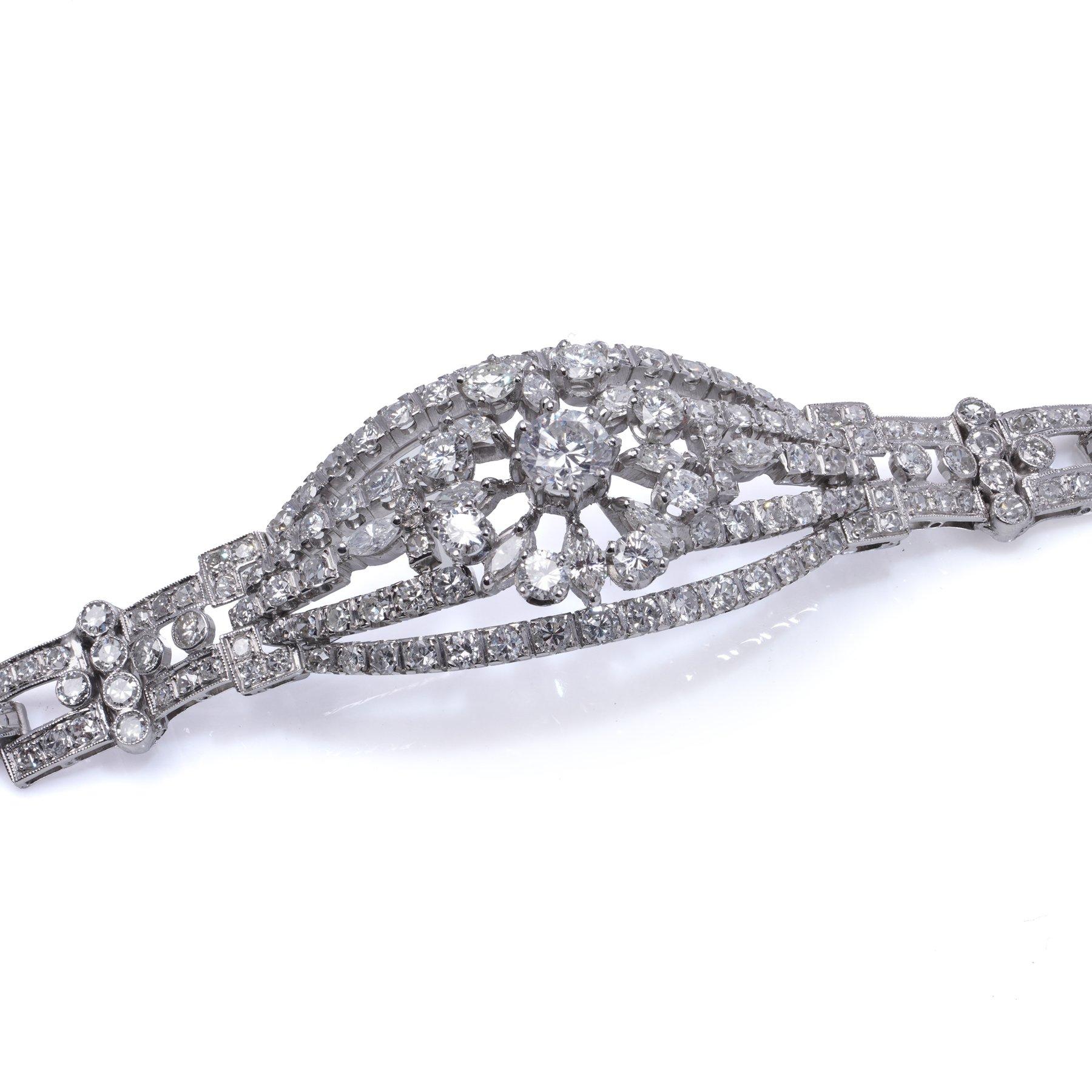 Mid-Century 10.00 carat diamond bracelet in 18K White Gold & Platinum For Sale 5