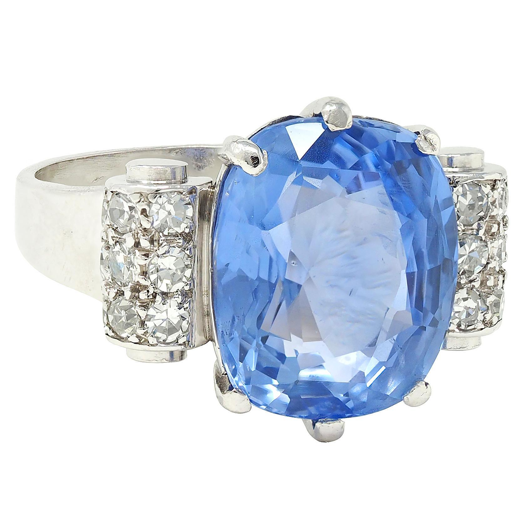Taille coussin Bague vintage du milieu du siècle, saphir de Ceylan de 10.04 carats, sans chaleur, diamant et platine, certifié GIA en vente