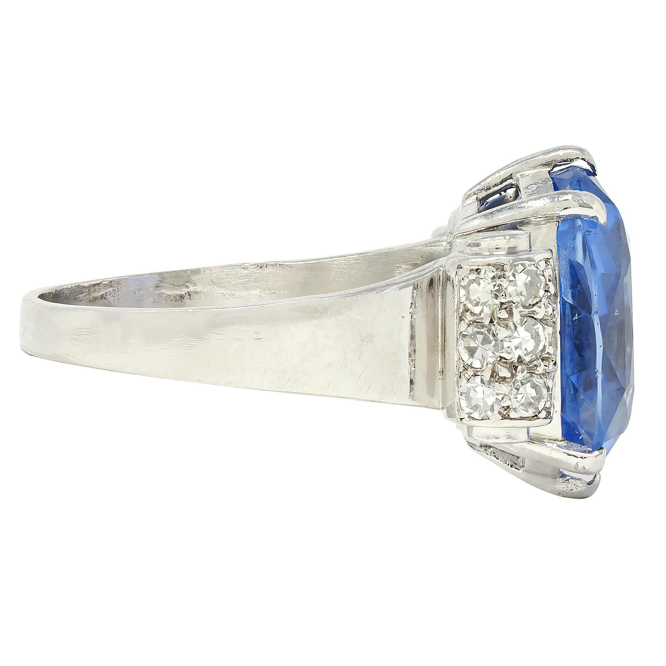 Bague vintage du milieu du siècle, saphir de Ceylan de 10.04 carats, sans chaleur, diamant et platine, certifié GIA Excellent état - En vente à Philadelphia, PA