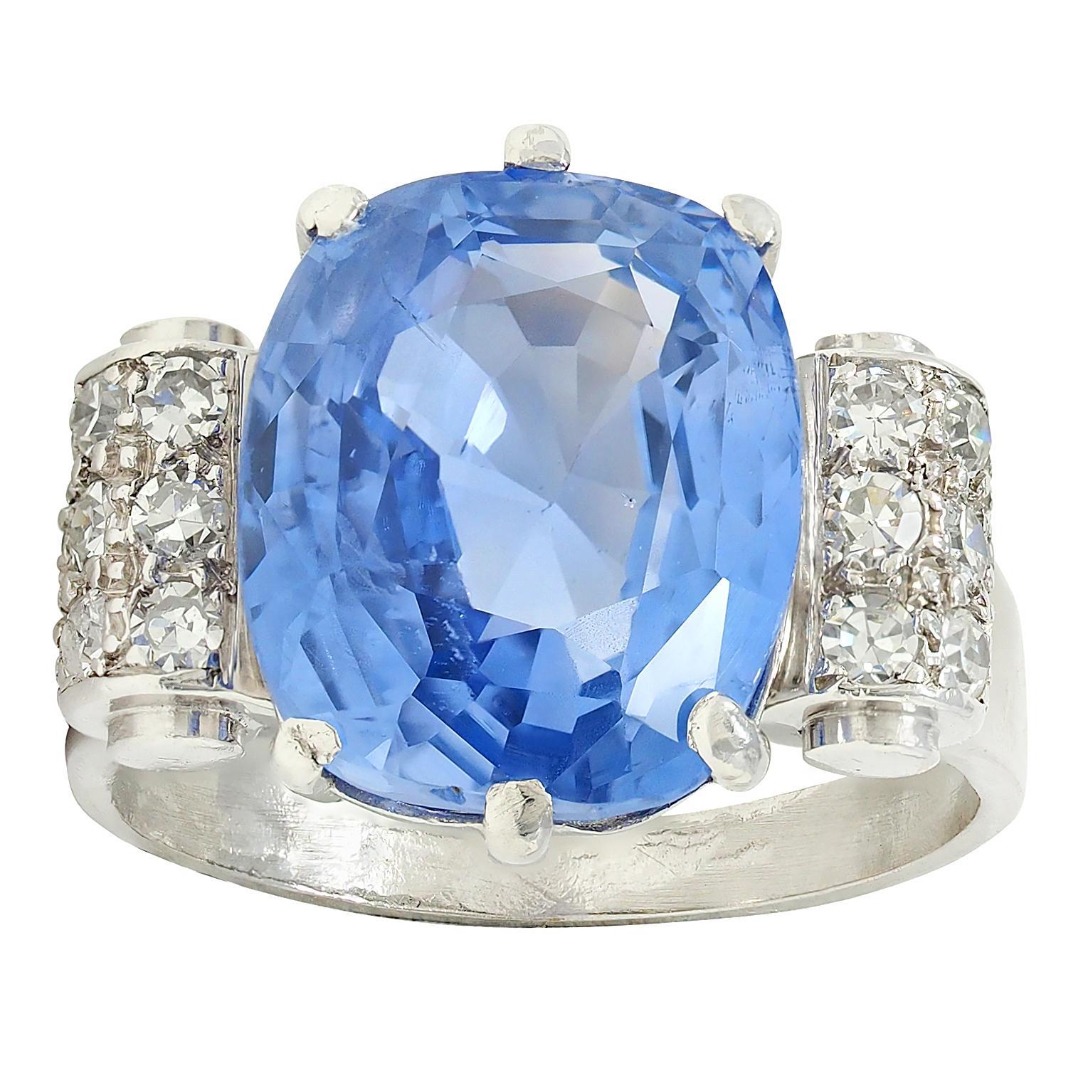 Bague vintage du milieu du siècle, saphir de Ceylan de 10.04 carats, sans chaleur, diamant et platine, certifié GIA en vente 3