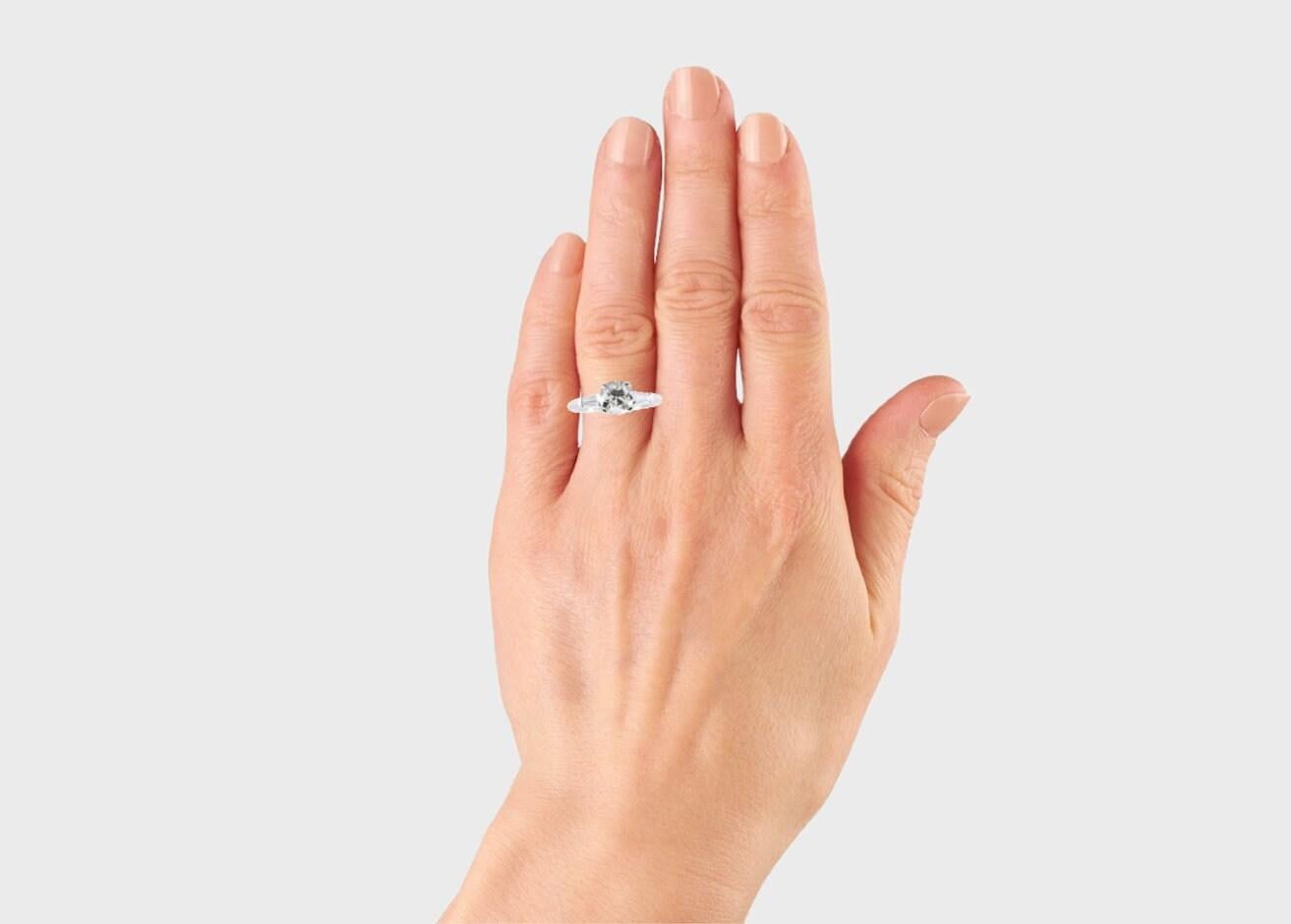 Women's Mid Century 1.03CTW Three Stone Diamond Engagement Ring in Platinum For Sale