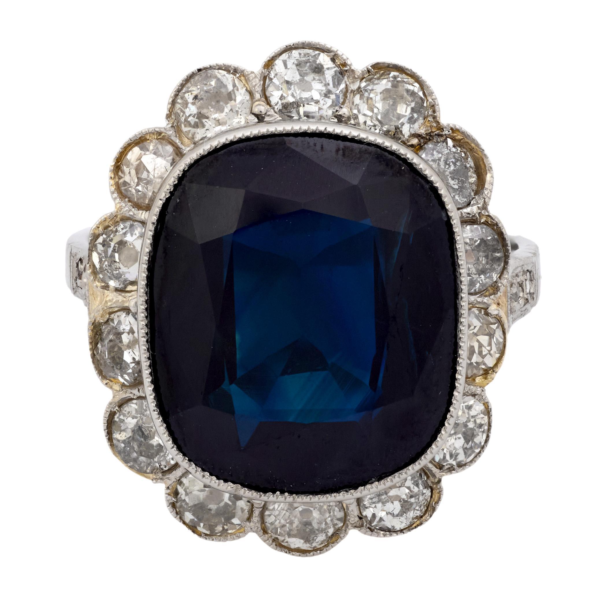 Anello a grappolo in platino con zaffiro e diamante da 10,44 carati del Mid Century In condizioni buone in vendita a Beverly Hills, CA
