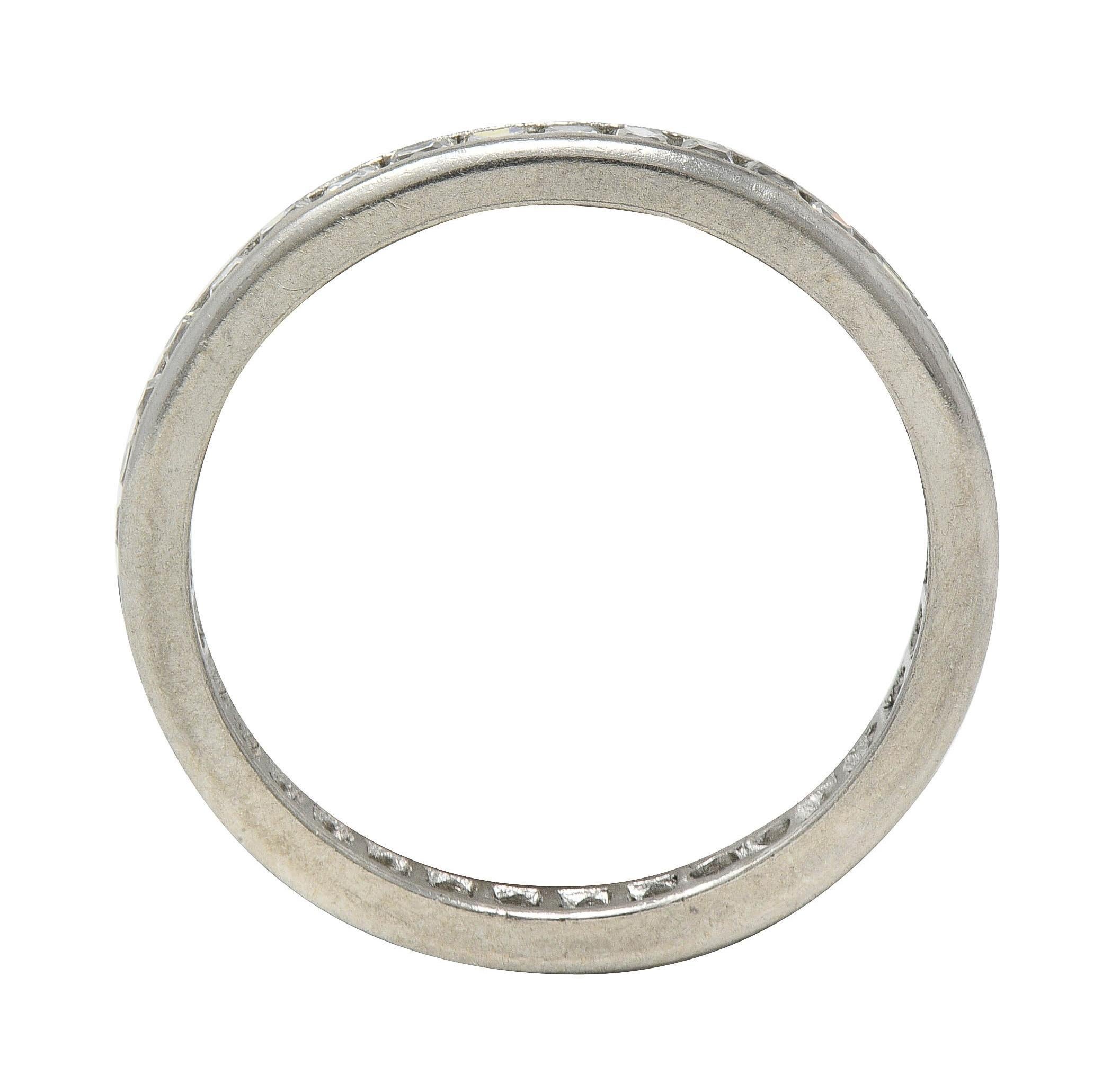 da uomo o donna Anello a fascia per l'eternità vintage in platino con diamante taglio francese da 1.05 CTW di metà secolo in vendita