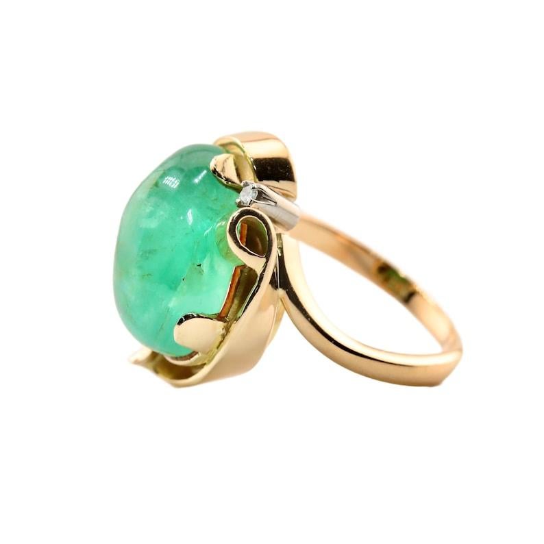 Mid Century 10.50 Carat Cabochon Emerald & Diamond Ring in 18K Gold & Platinum In Good Condition For Sale In Boston, MA