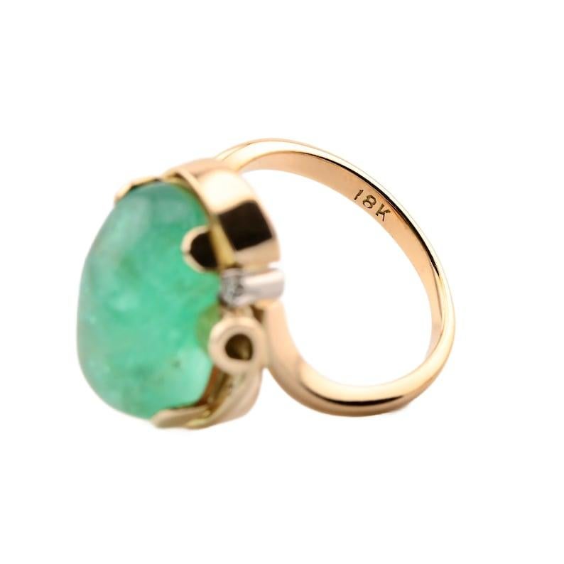 Mid Century 10.50 Carat Cabochon Emerald & Diamond Ring in 18K Gold & Platinum For Sale 1