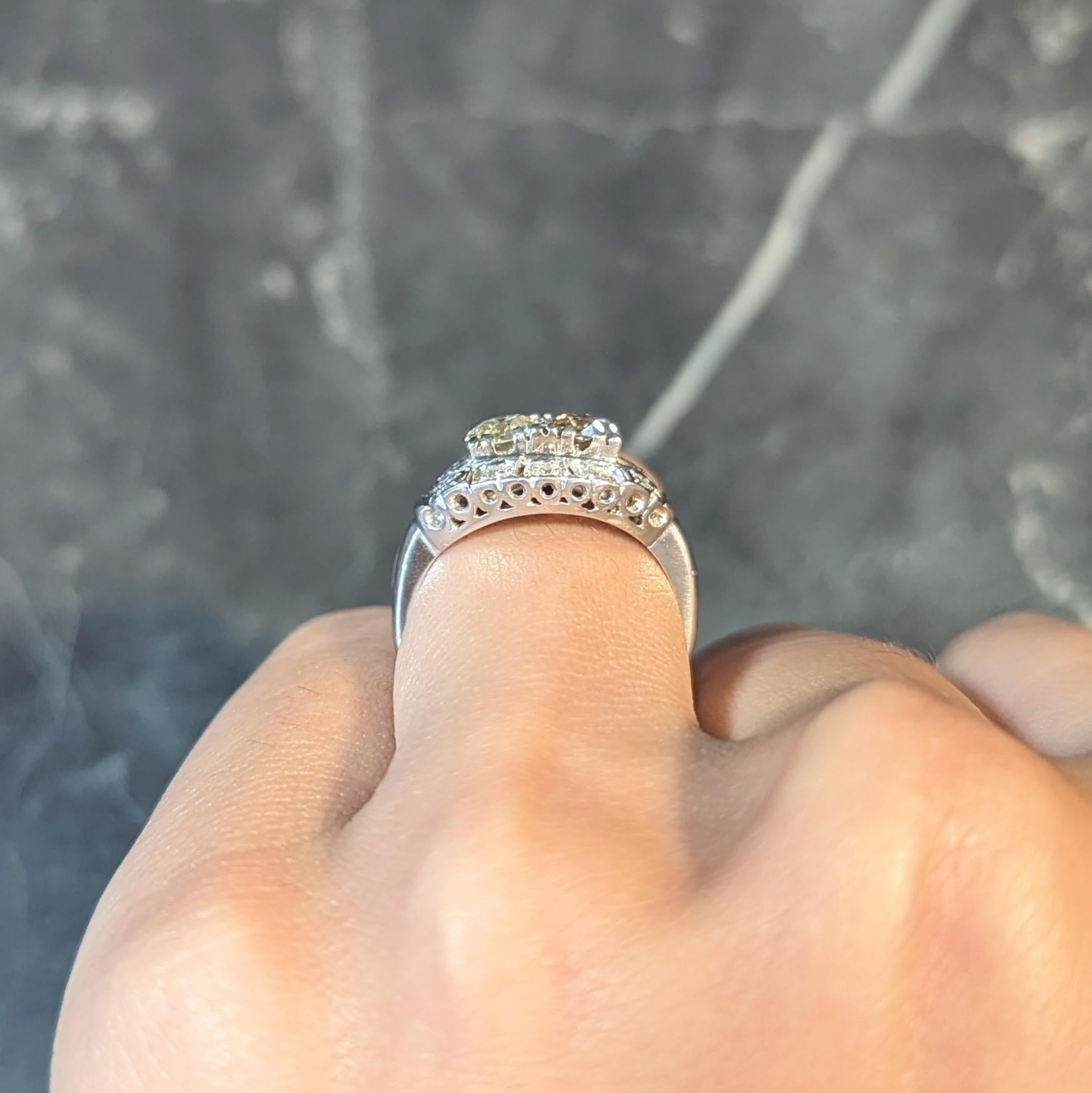 Mid-Century 1.07 CTW Diamond Platinum Toi-Et-Moi Marquise Vintage Ring For Sale 7