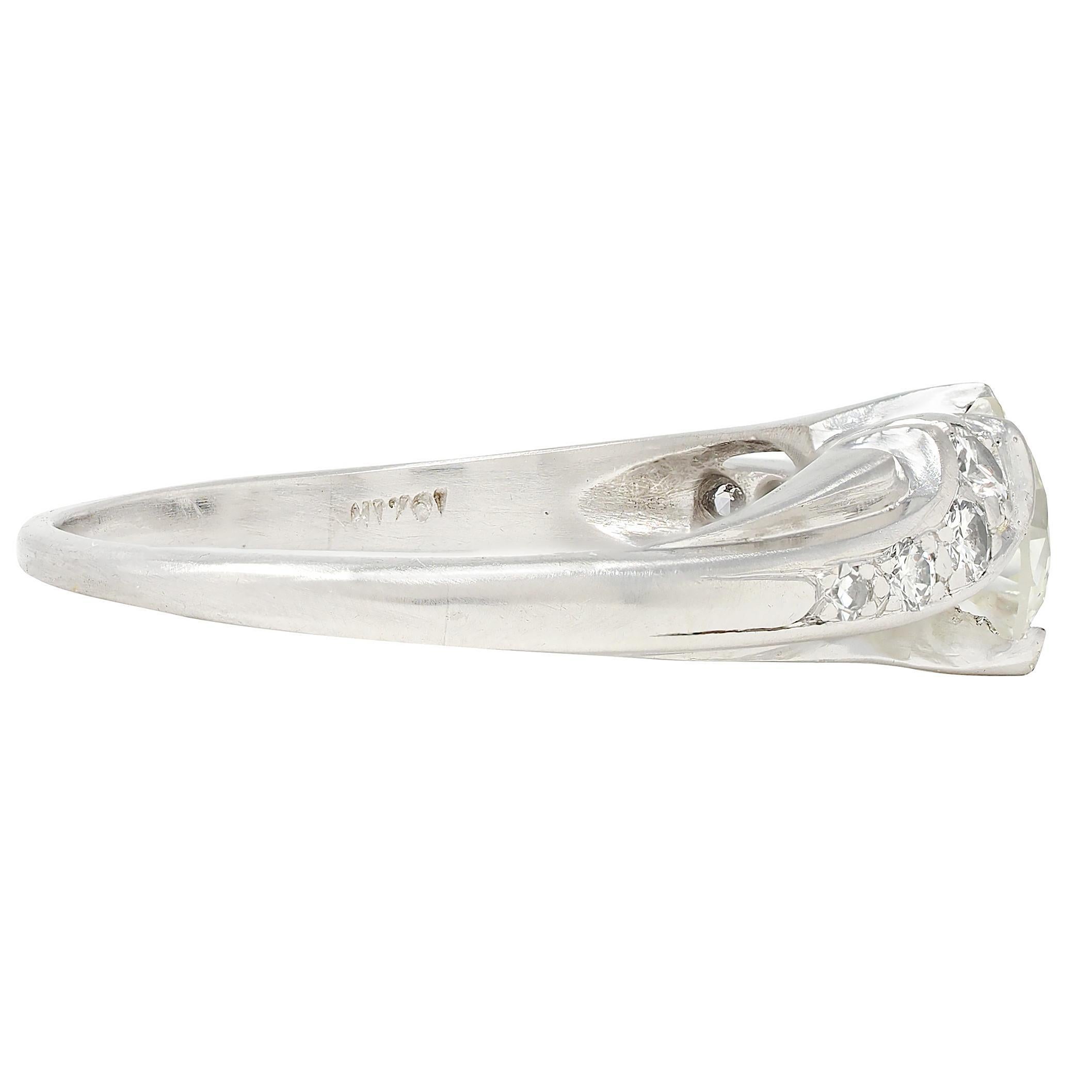 Anillo de Compromiso Vintage Bypass de Platino con Diamantes de 1,08 quilates de mediados de siglo Moderno en venta