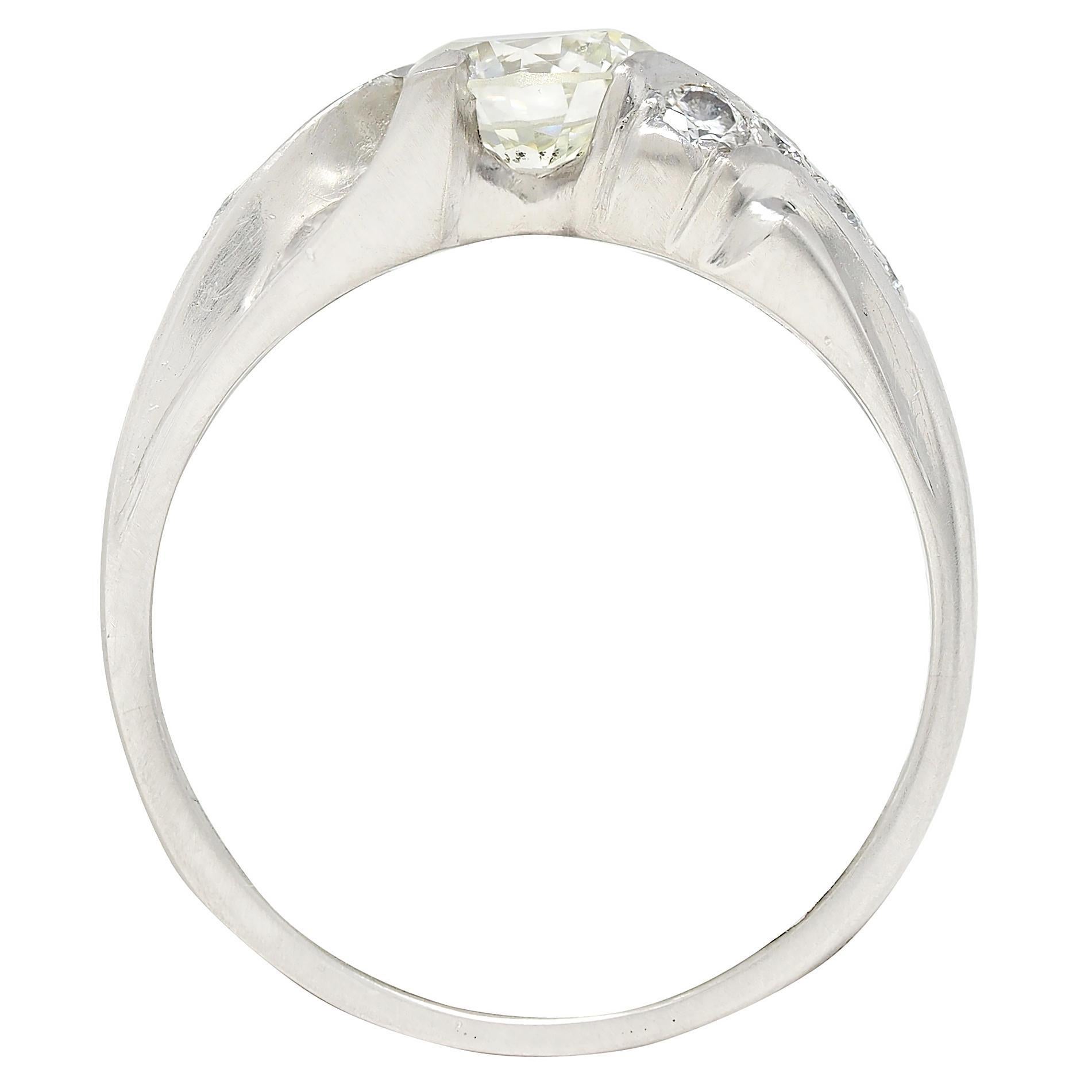 Anillo de Compromiso Vintage Bypass de Platino con Diamantes de 1,08 quilates de mediados de siglo Corte redondo en venta