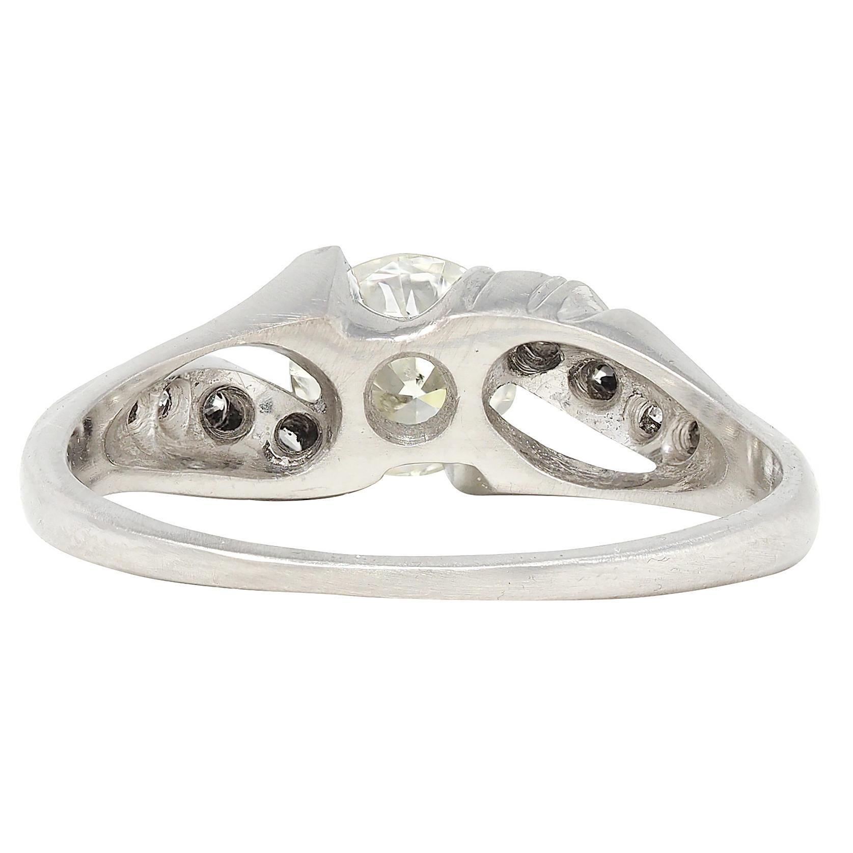Anillo de Compromiso Vintage Bypass de Platino con Diamantes de 1,08 quilates de mediados de siglo en Excelente estado para la venta en Philadelphia, PA