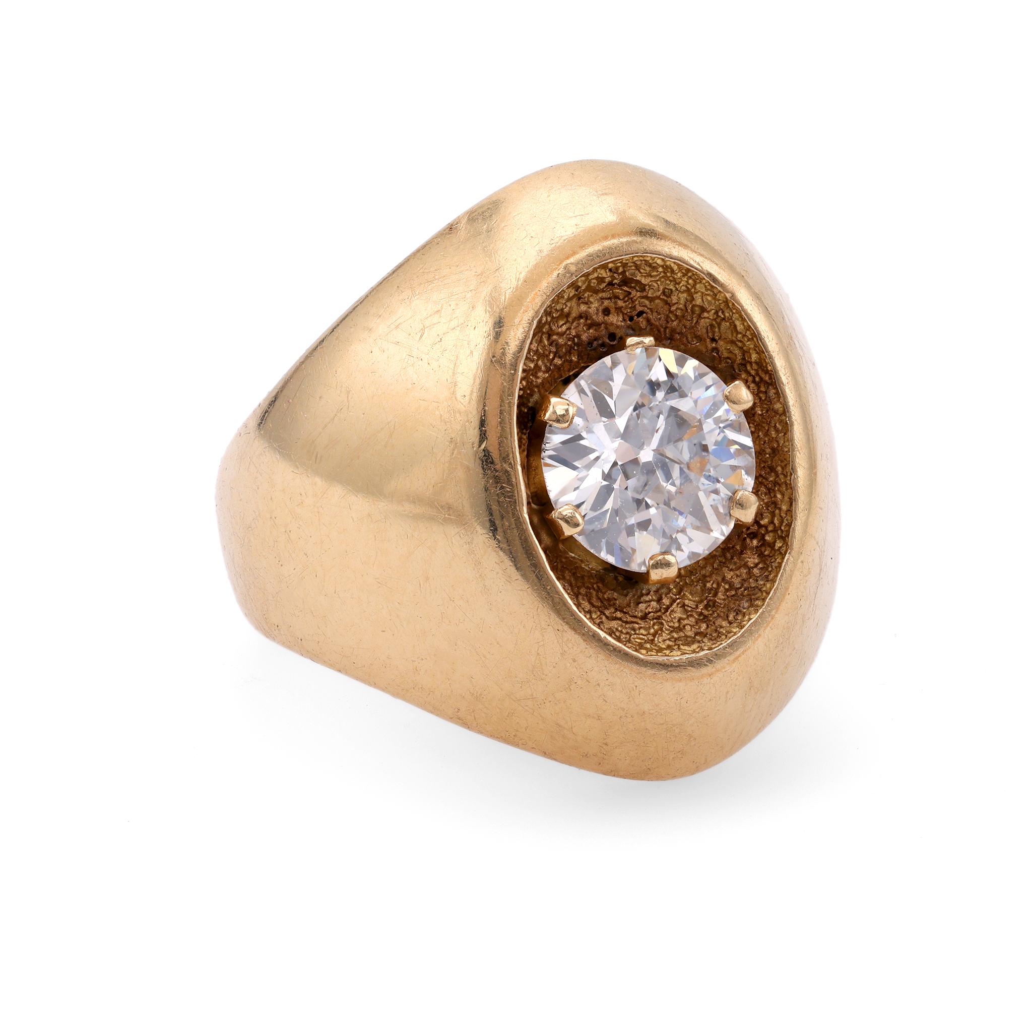 Women's or Men's Mid-Century 1.10 Carat Old European Cut Diamond 14k Yellow Gold Ring For Sale
