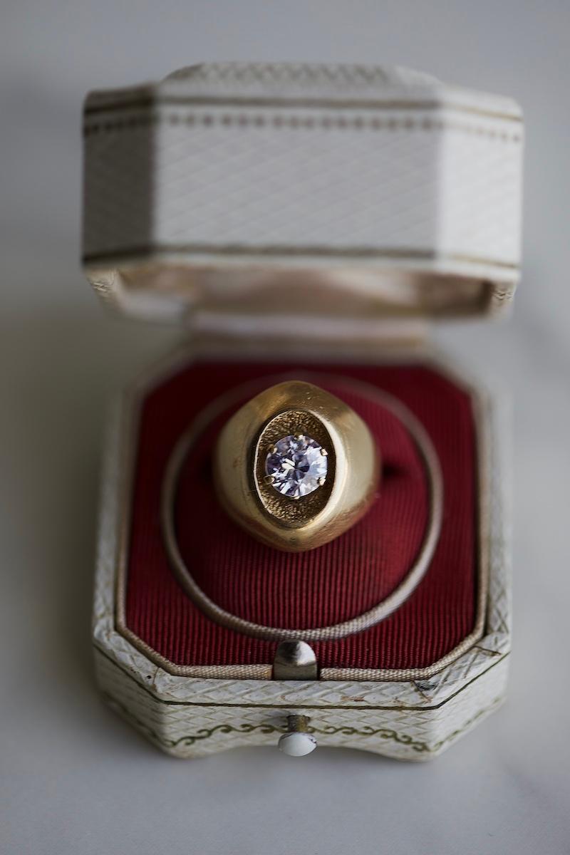 Mid-Century 1.10 Carat Old European Cut Diamond 14k Yellow Gold Ring For Sale 1