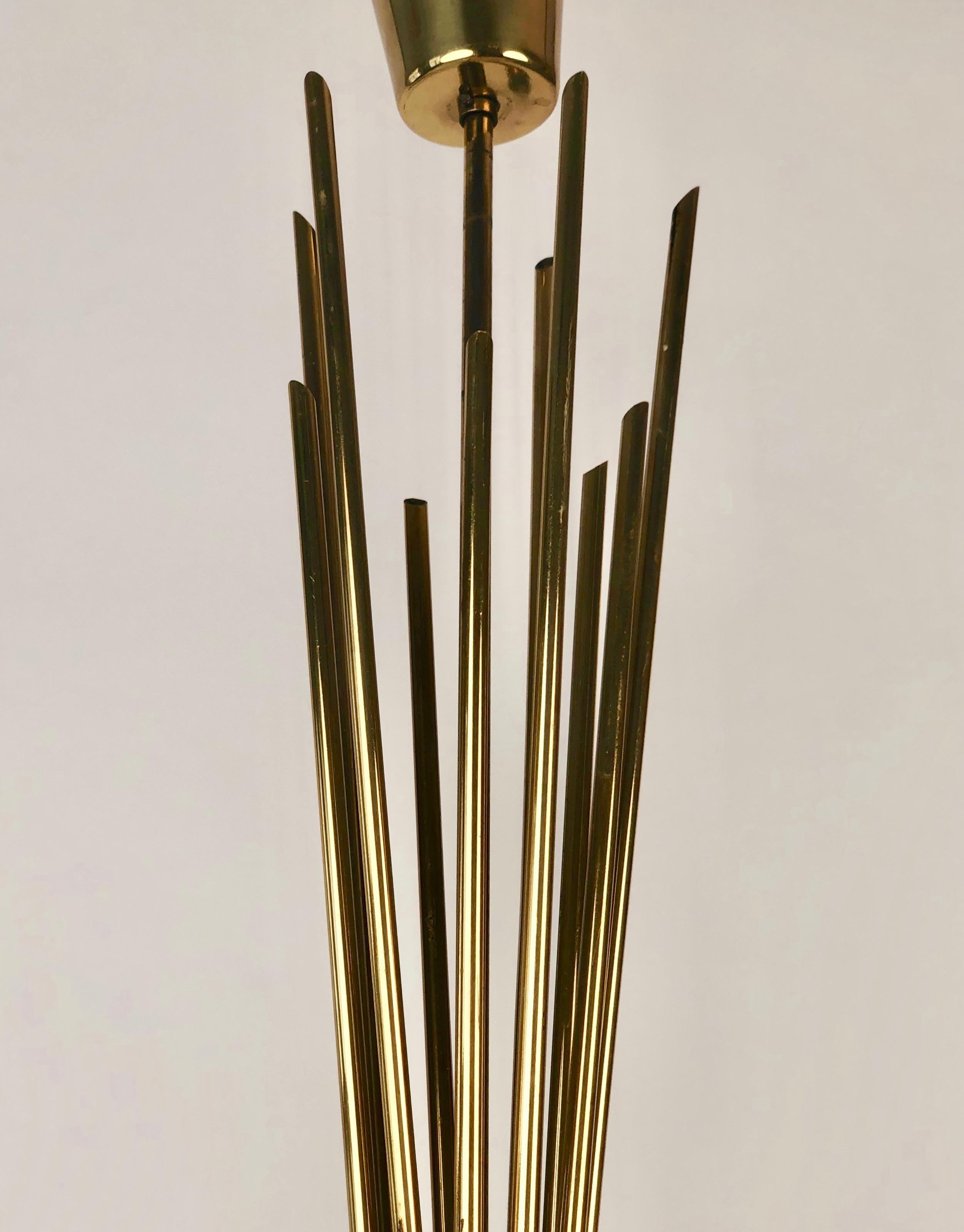 Metà XX secolo Lampadario a 12 bracci in ottone di J&T. Kalmar, Austria in vendita
