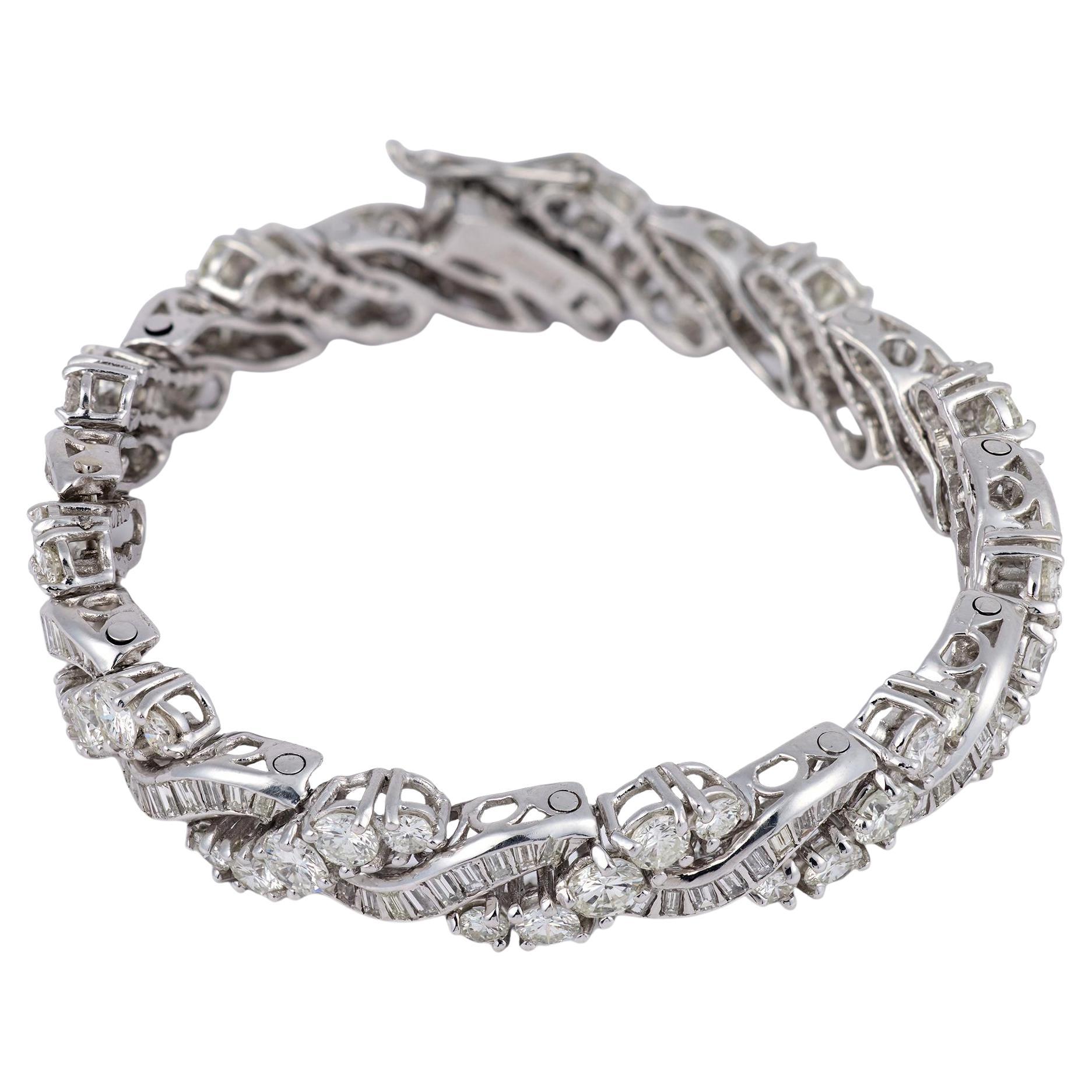 Mid Century 12 carat diamond platinum bracelet in vendita