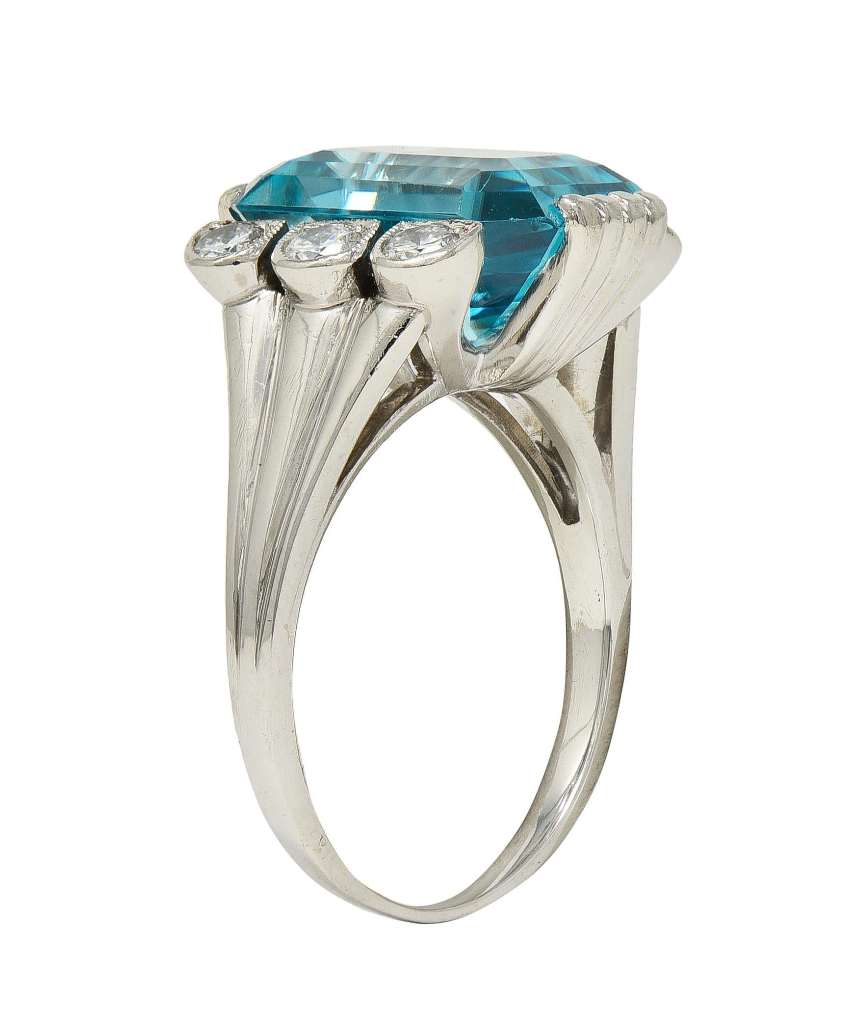 Mid-Century 12.00 CTW Zircon Diamond Platinum Vintage Cocktail Ring in vendita 4