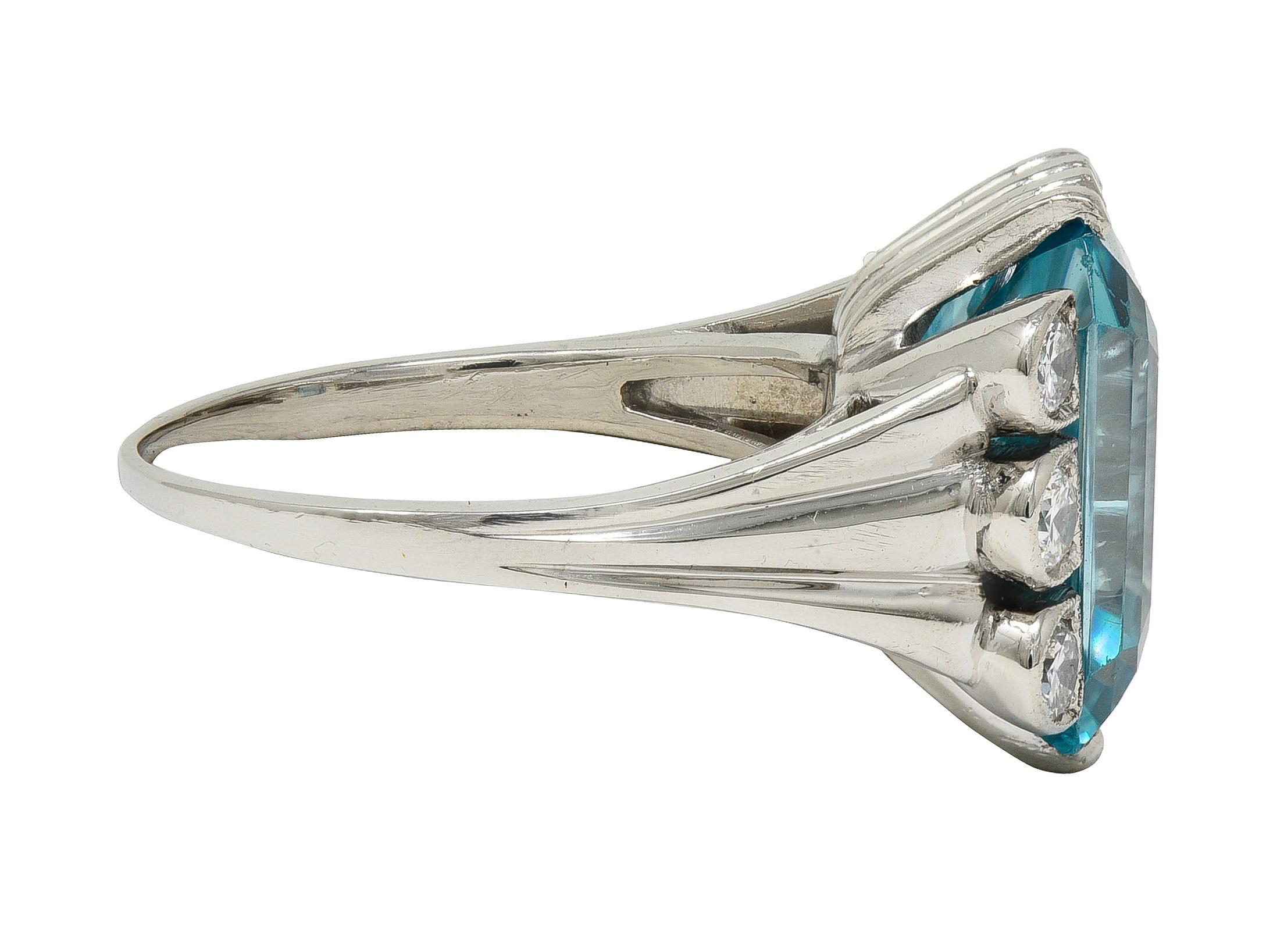 Taglio smeraldo Mid-Century 12.00 CTW Zircon Diamond Platinum Vintage Cocktail Ring in vendita