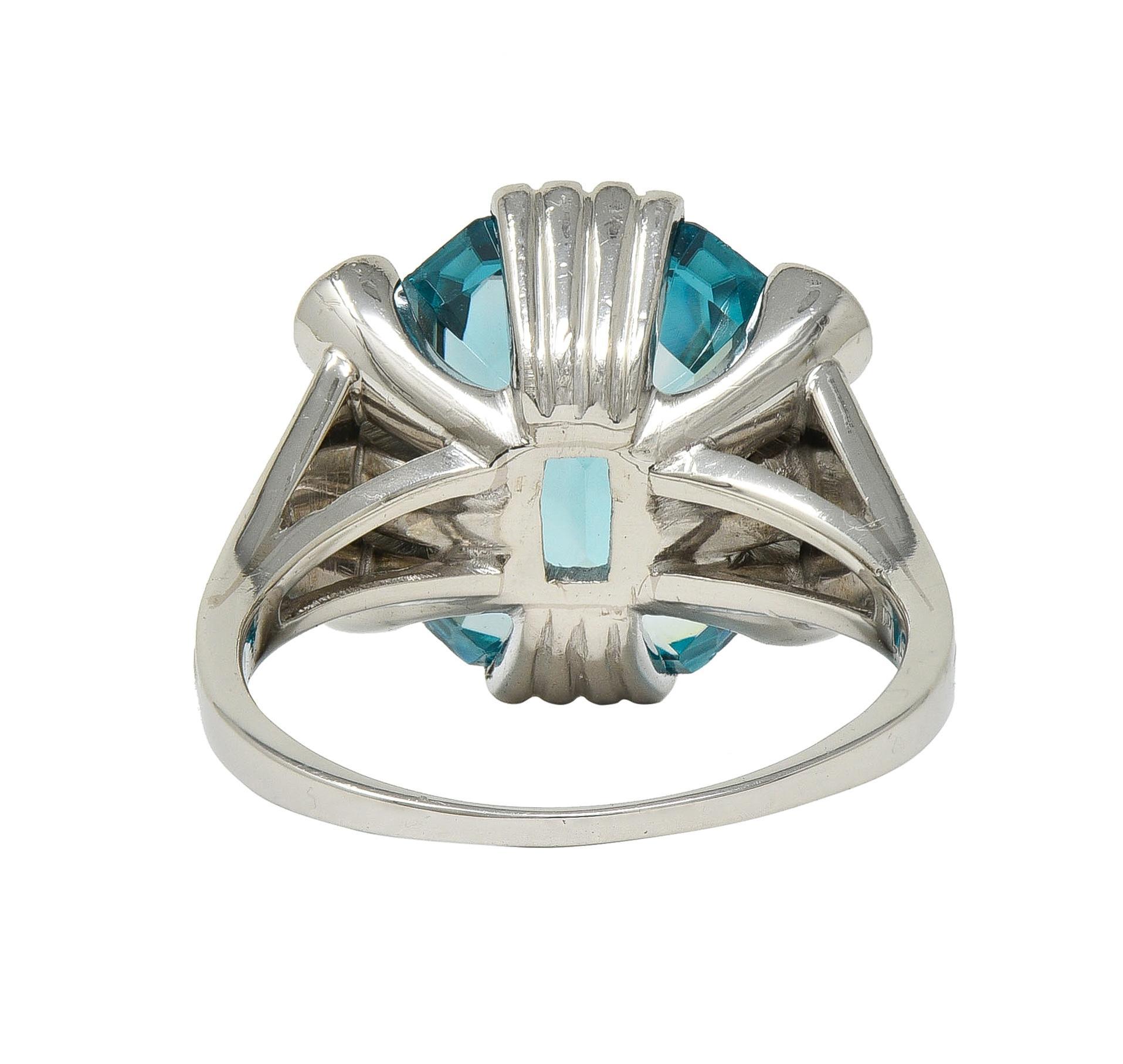 Mid-Century 12.00 CTW Zircon Diamond Platinum Vintage Cocktail Ring In condizioni ottime in vendita a Philadelphia, PA