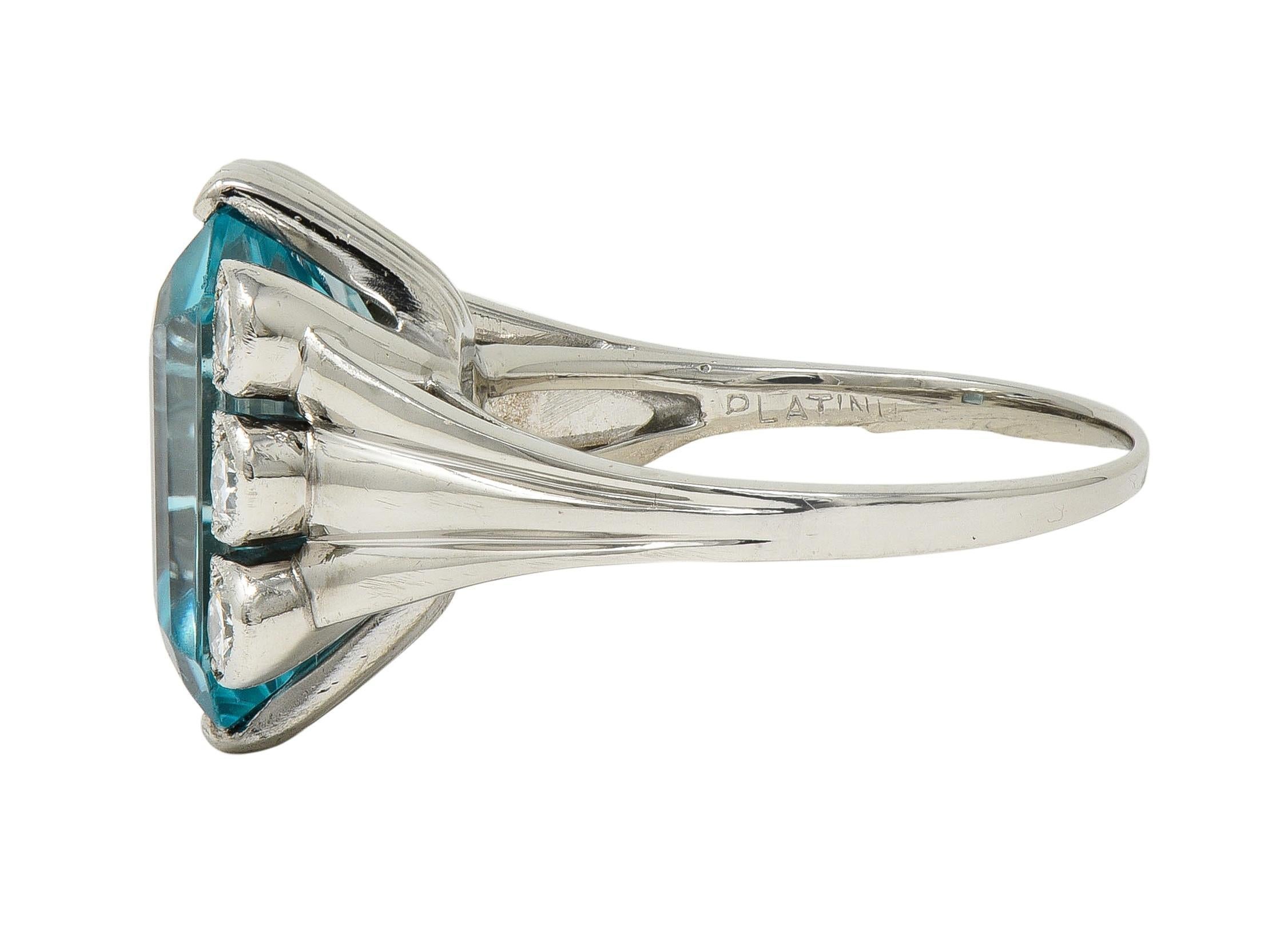 da uomo o donna Mid-Century 12.00 CTW Zircon Diamond Platinum Vintage Cocktail Ring in vendita