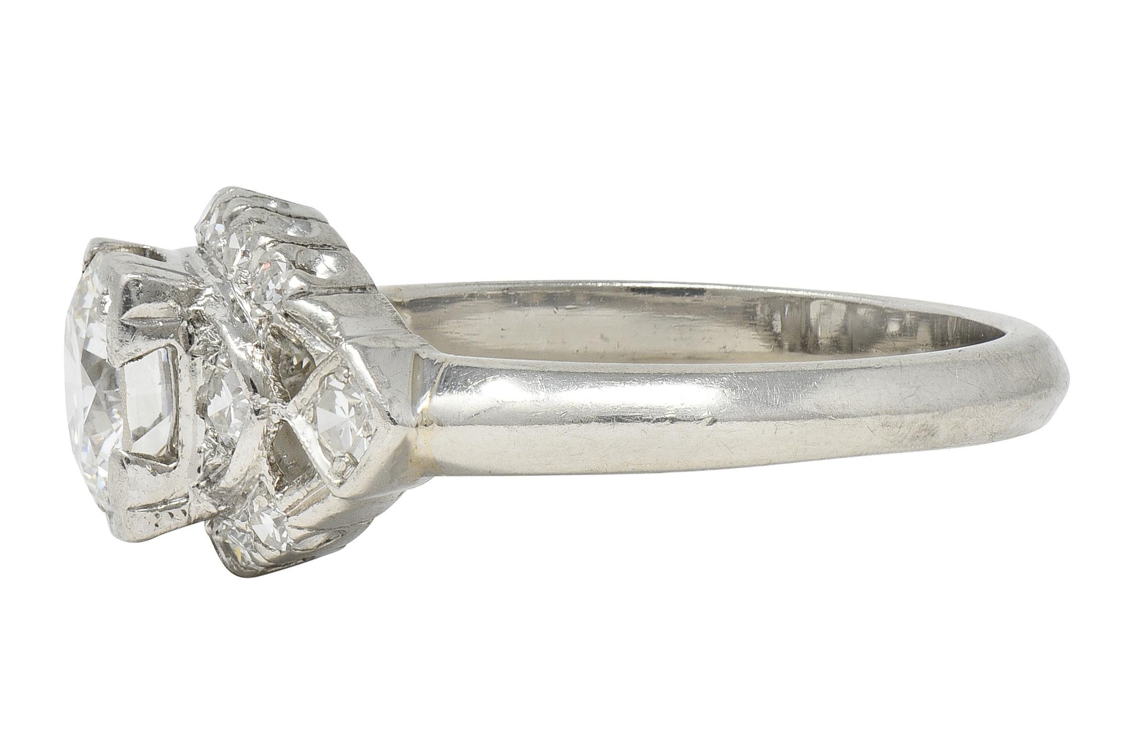 Anello di fidanzamento a grappolo vintage in platino con diamante da 1,24 CTW del Mid-Century In condizioni ottime in vendita a Philadelphia, PA