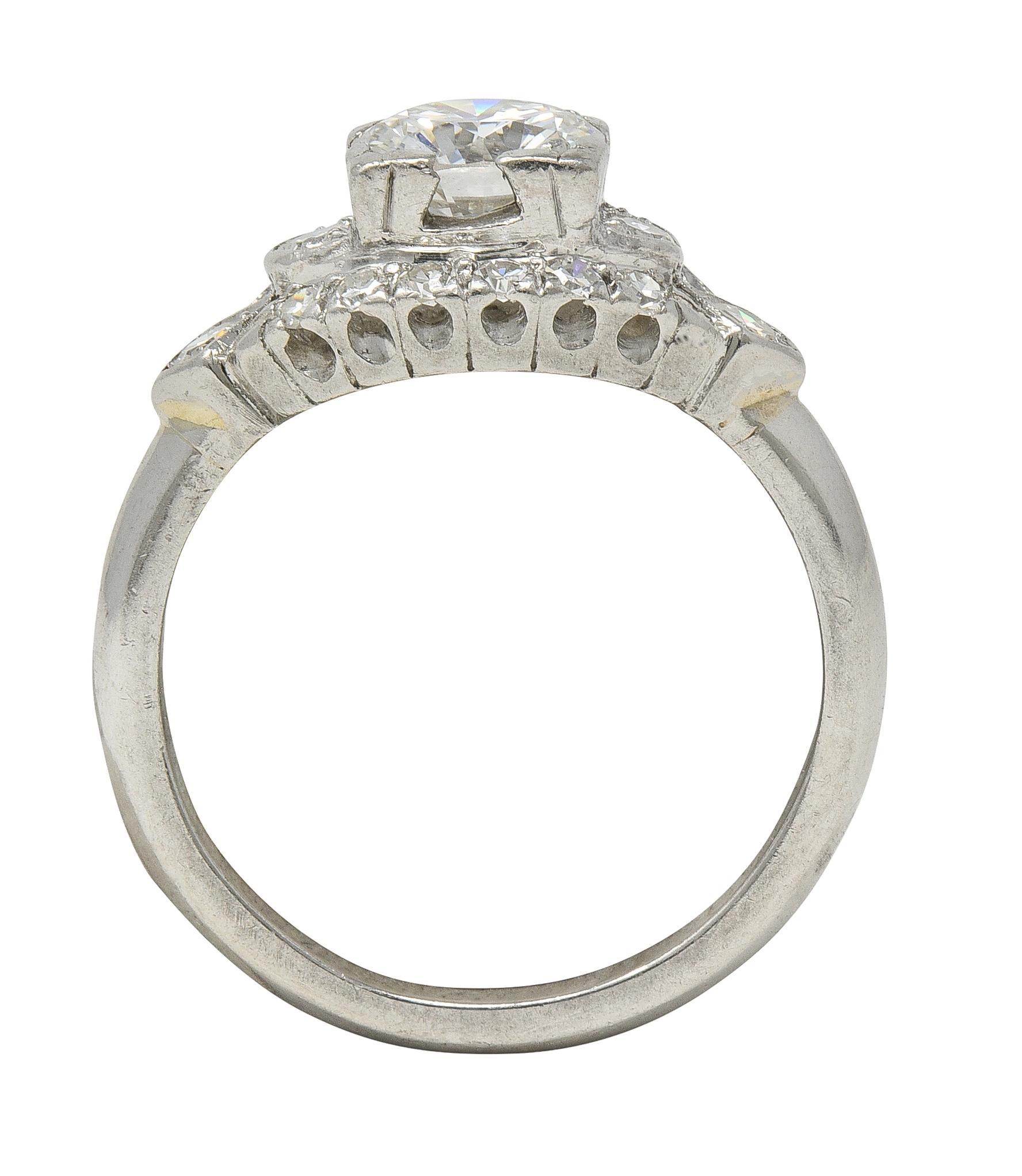 Donna Anello di fidanzamento a grappolo vintage in platino con diamante da 1,24 CTW del Mid-Century in vendita