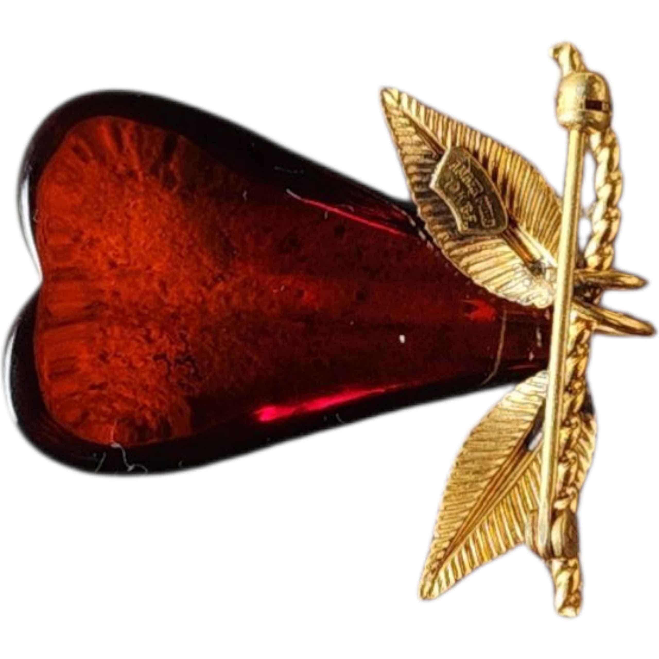 Mid-Century 12K Gold-Filled Brooch with Natural Baltic Amber Pear Figural Pin In Good Condition For Sale In Milford, DE