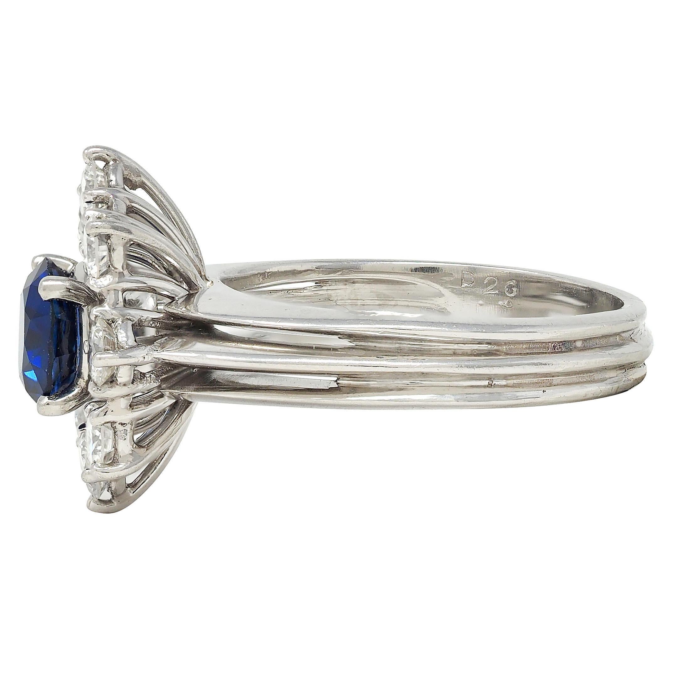 da uomo o donna Anello aureola vintage in platino con zaffiro e diamante da 1,30 CTW di metà secolo in vendita