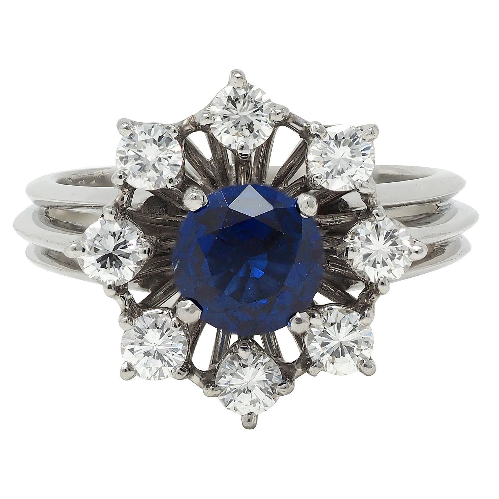 Bague Vintage Halo en platine avec saphir et diamant de 1,30 CTW