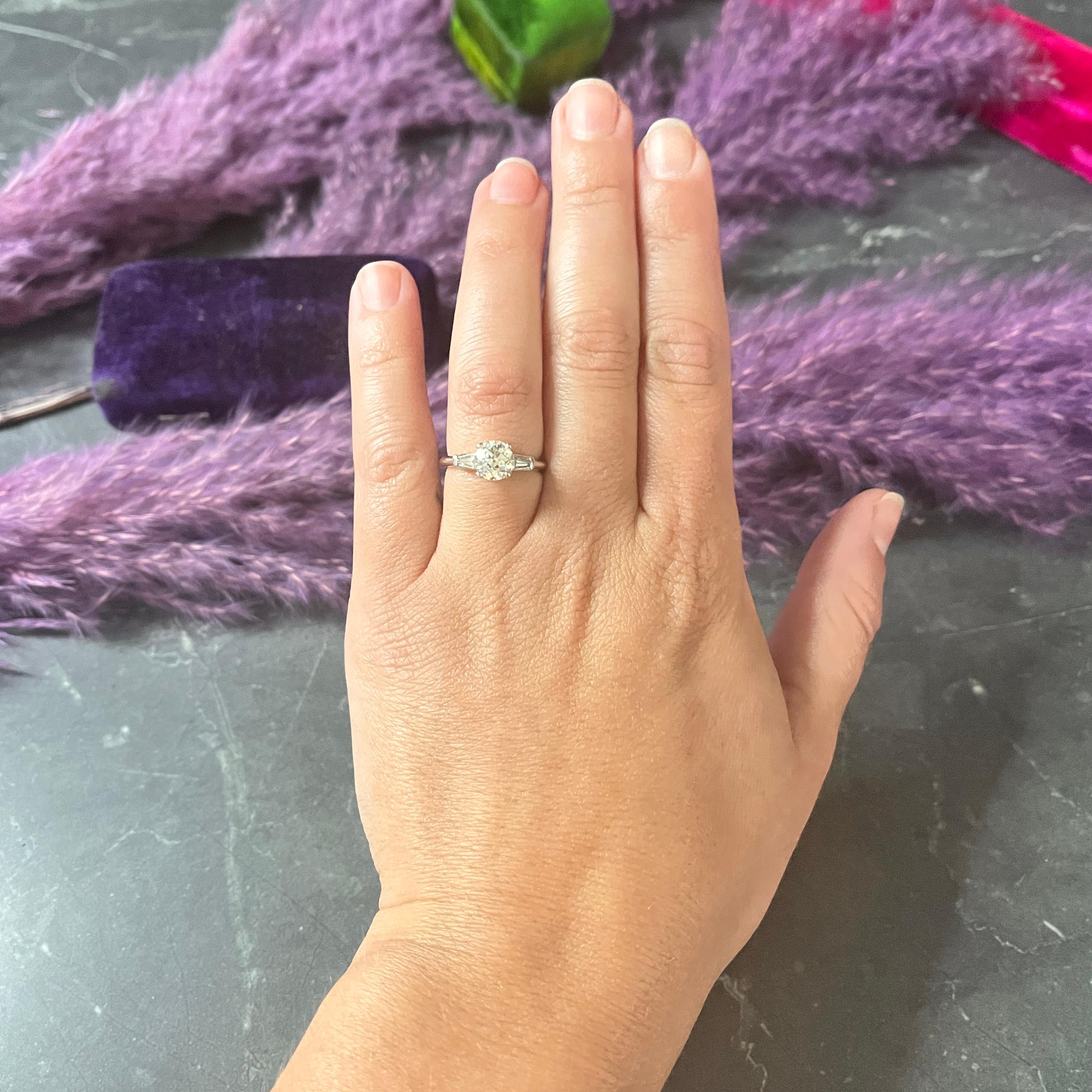 Mid-Century 1.34 Carats Diamond Platinum Vintage Three Stone Engagement Ring 6
