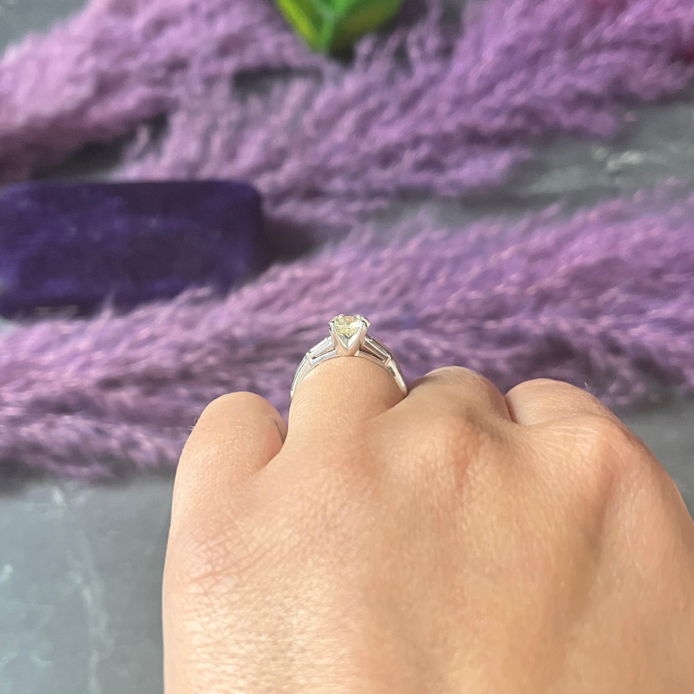 Mid-Century 1.34 Carats Diamond Platinum Vintage Three Stone Engagement Ring 8