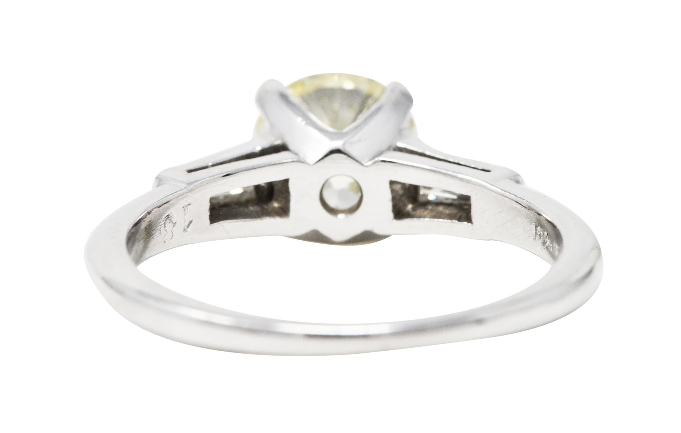 Women's or Men's Mid-Century 1.34 Carats Diamond Platinum Vintage Three Stone Engagement Ring