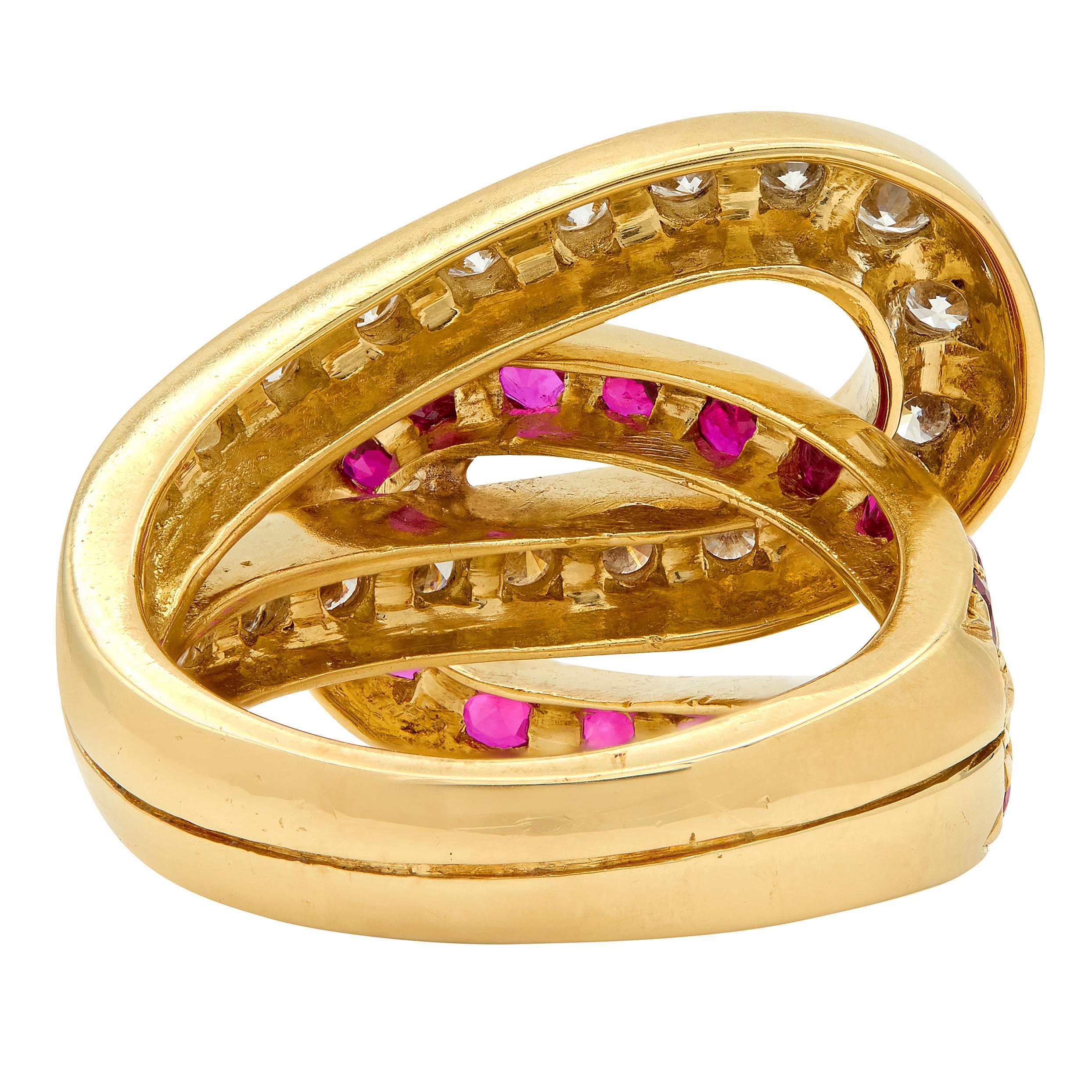 Taglio baguette Anello a doppio ferro di cavallo vintage in platino con diamante e rubino da 1,35 CTW di metà secolo in vendita