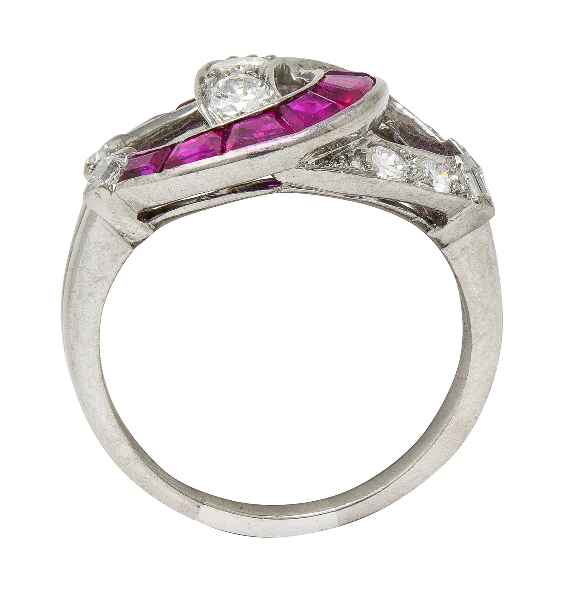 Bague double fer à cheval en platine avec diamant et rubis 1,35 CTW Mid-Century en vente 1