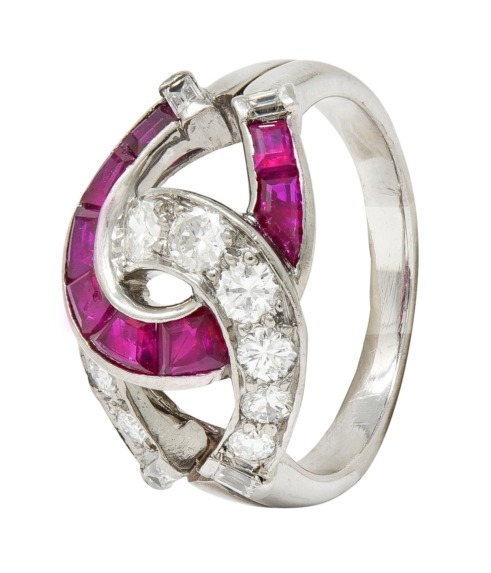 Bague double fer à cheval en platine avec diamant et rubis 1,35 CTW Mid-Century en vente 3