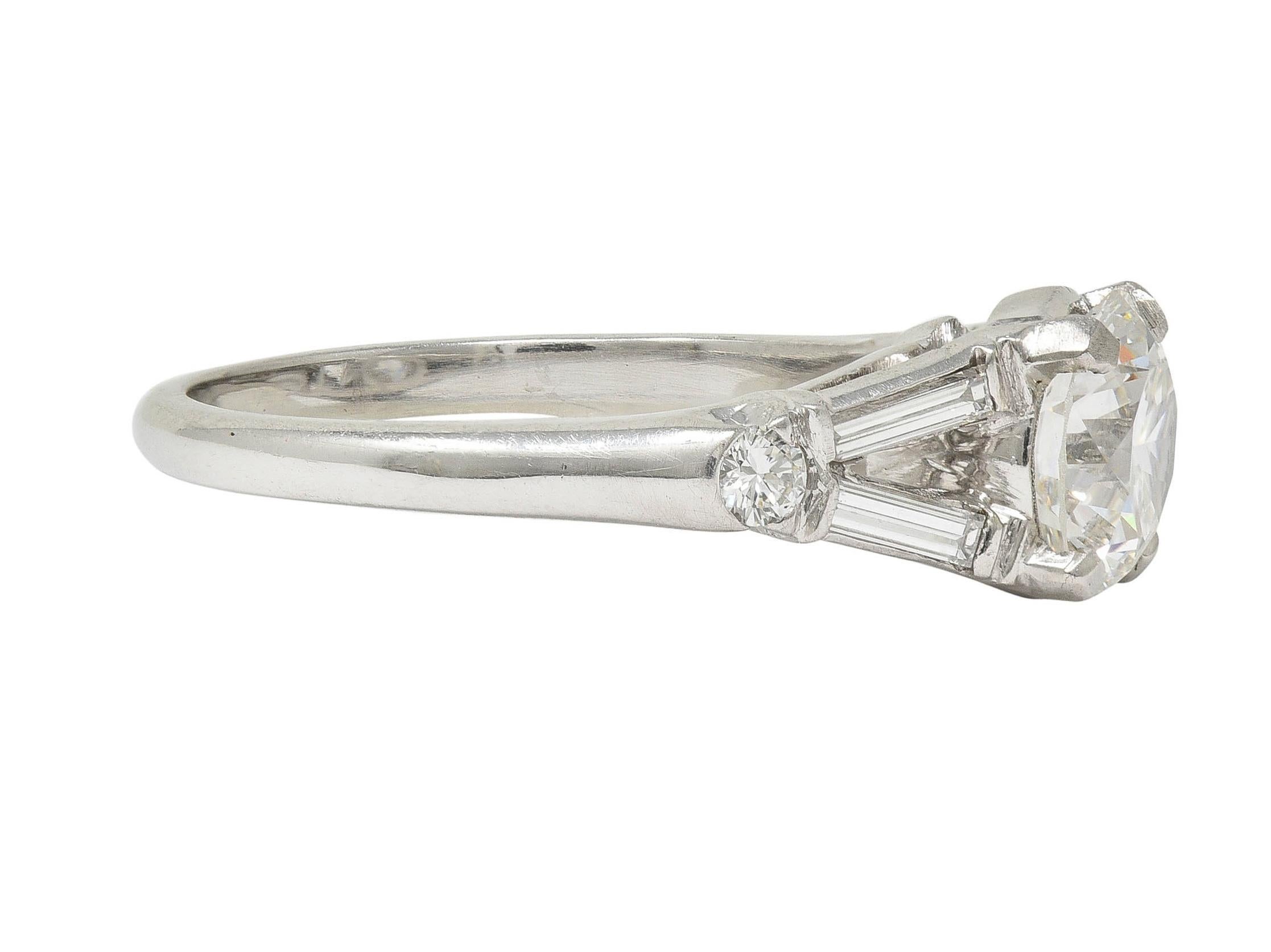 Anillo de compromiso vintage de platino con diamantes de transición de mediados de siglo de 1,35 CTW GIA en Excelente estado para la venta en Philadelphia, PA