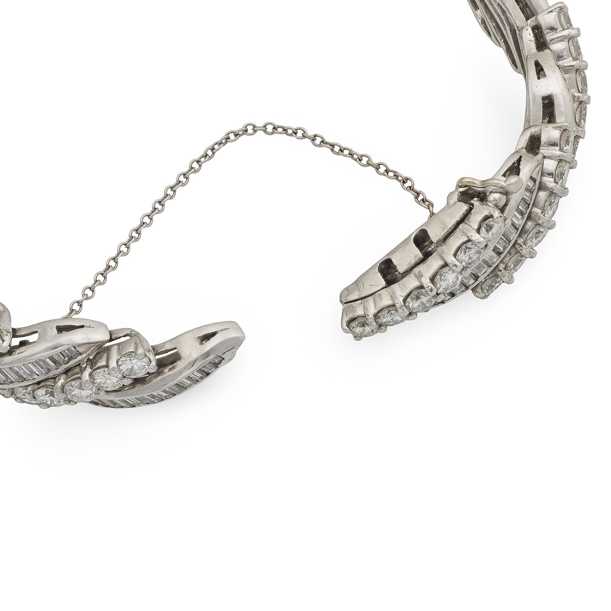 Mid Century 13,50 Karat runde und Baguette-Diamanten Platin-Armband im Zustand „Gut“ im Angebot in Beverly Hills, CA