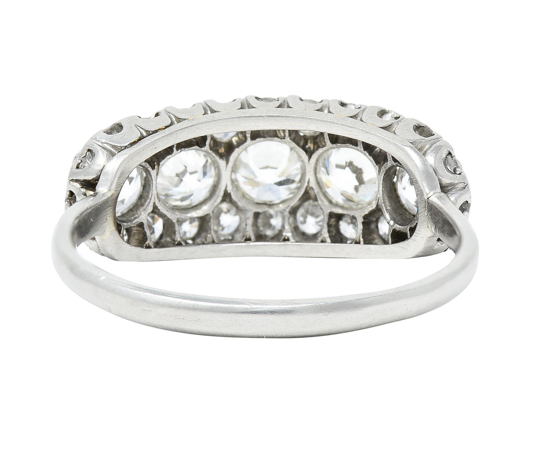 Platin-Cluster-Fischschwanzring mit 1,39 Karat Diamant im alteuropäischen Schliff, Mitte des Jahrhunderts im Zustand „Hervorragend“ in Philadelphia, PA