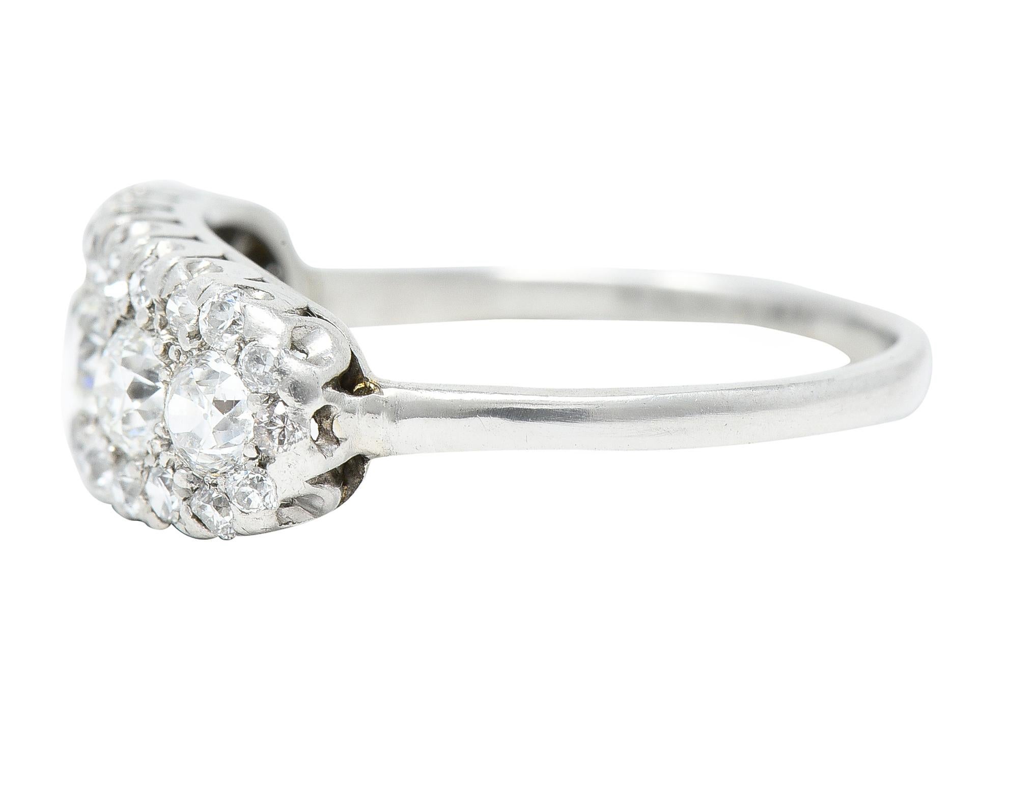 Platin-Cluster-Fischschwanzring mit 1,39 Karat Diamant im alteuropäischen Schliff, Mitte des Jahrhunderts für Damen oder Herren