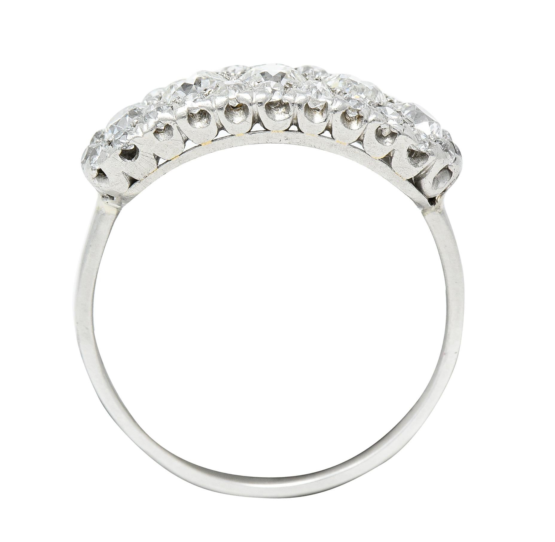 Platin-Cluster-Fischschwanzring mit 1,39 Karat Diamant im alteuropäischen Schliff, Mitte des Jahrhunderts 3