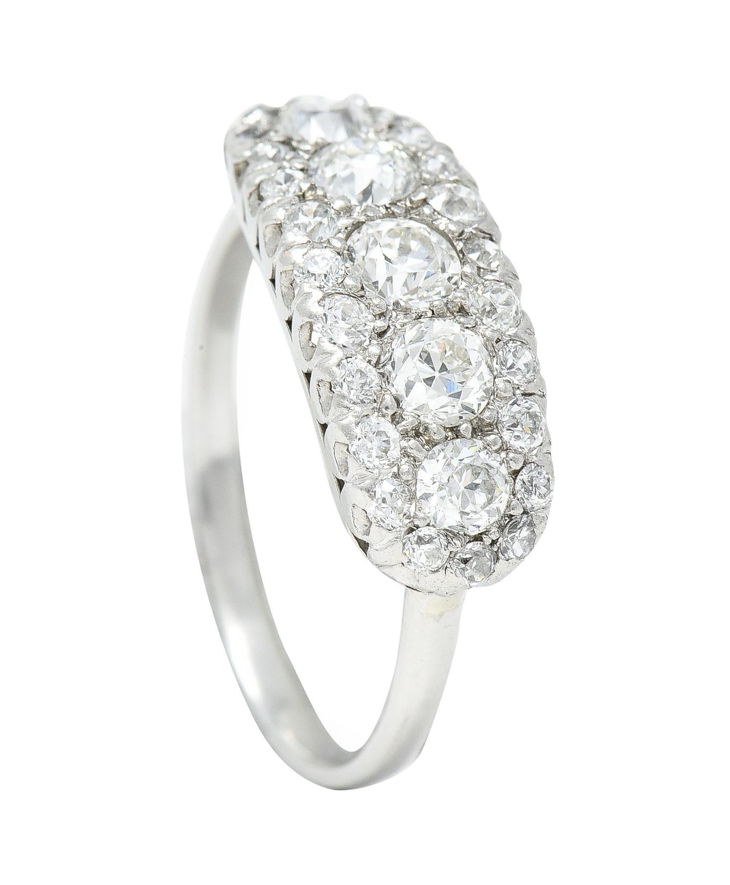 Platin-Cluster-Fischschwanzring mit 1,39 Karat Diamant im alteuropäischen Schliff, Mitte des Jahrhunderts 4
