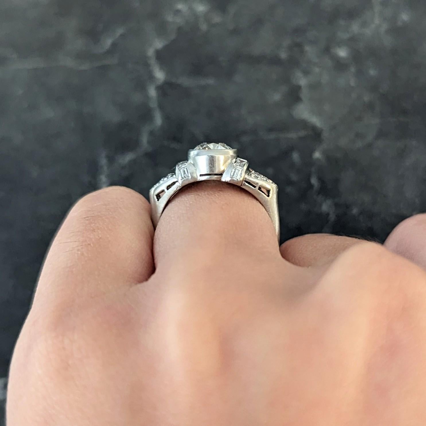 Mid-Century 1.39 Carats Old European Cut Diamond Platinum Bezel Engagement Ring For Sale 6