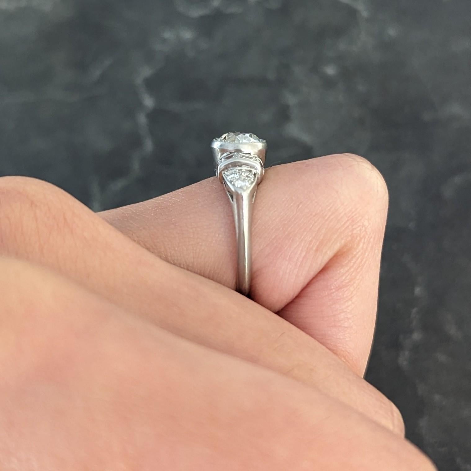 Mid-Century 1.39 Carats Old European Cut Diamond Platinum Bezel Engagement Ring For Sale 7