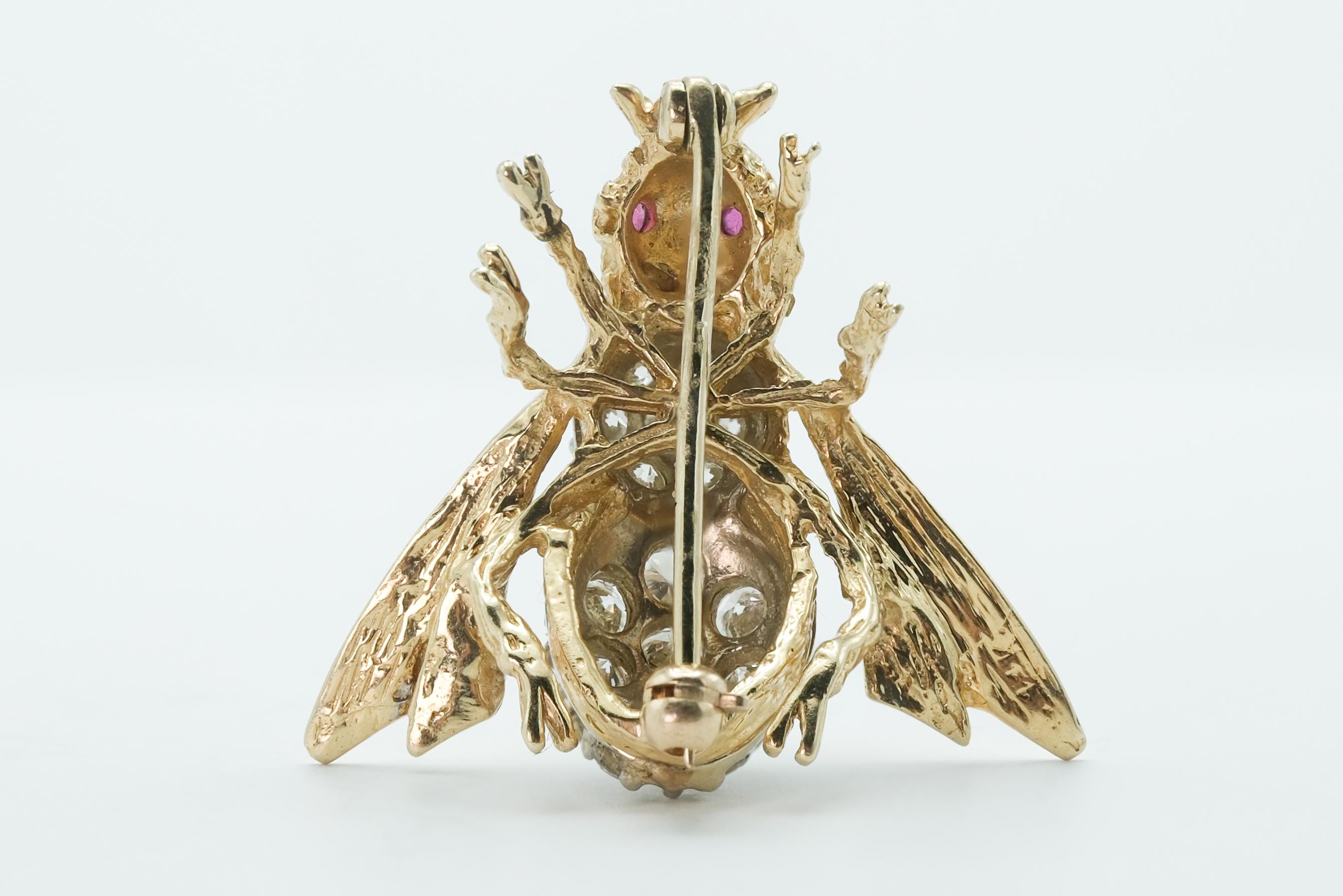 Round Cut Mid-Century 14 Karat Gold Bee Brooch Pin with 1.6 Carats of Diamonds & Ruby Eyes