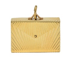 Mid-Century 14 Karat Gelbgold Vintage Opening Envelope Anhänger Charme