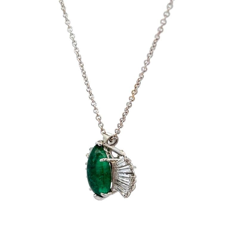 Women's or Men's Midcentury 1.41 Carats Emerald Platinum Pendant Necklace