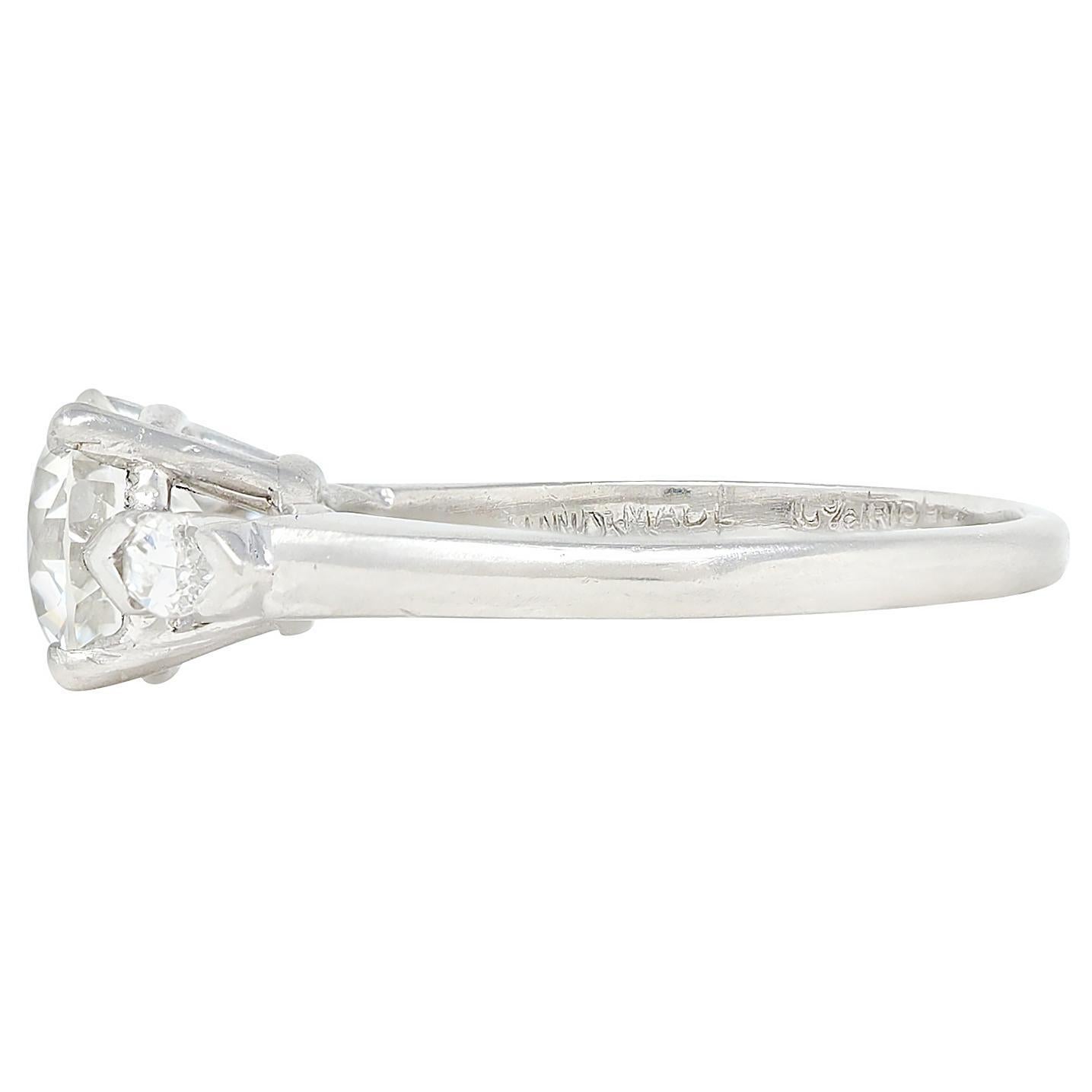 Anello di fidanzamento a tre pietre vintage con diamante di metà secolo da 1,43 CTW in platino GIA In condizioni ottime in vendita a Philadelphia, PA