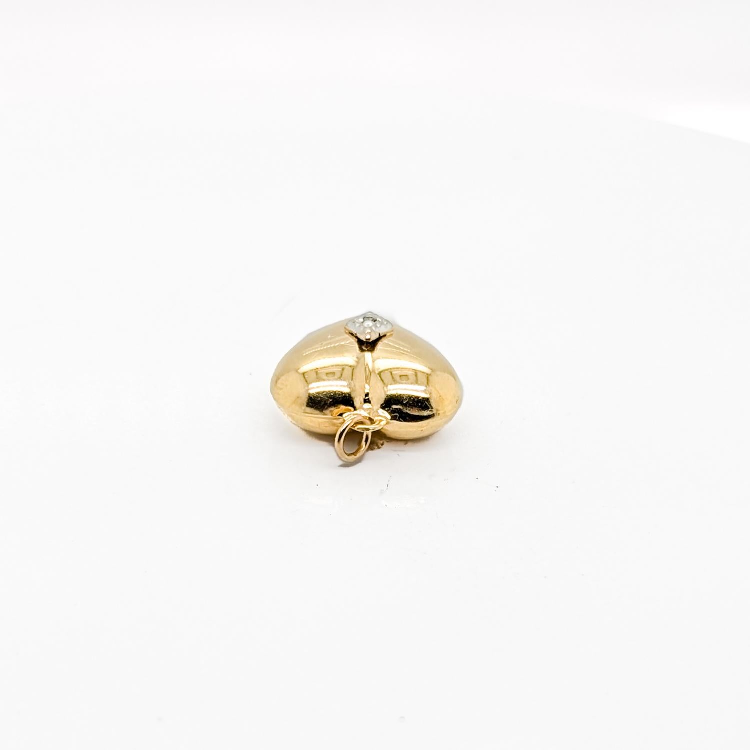 Mitte des Jahrhunderts 14K Gold  & Diamant-Herz-Anhänger oder Charme (Rundschliff)
