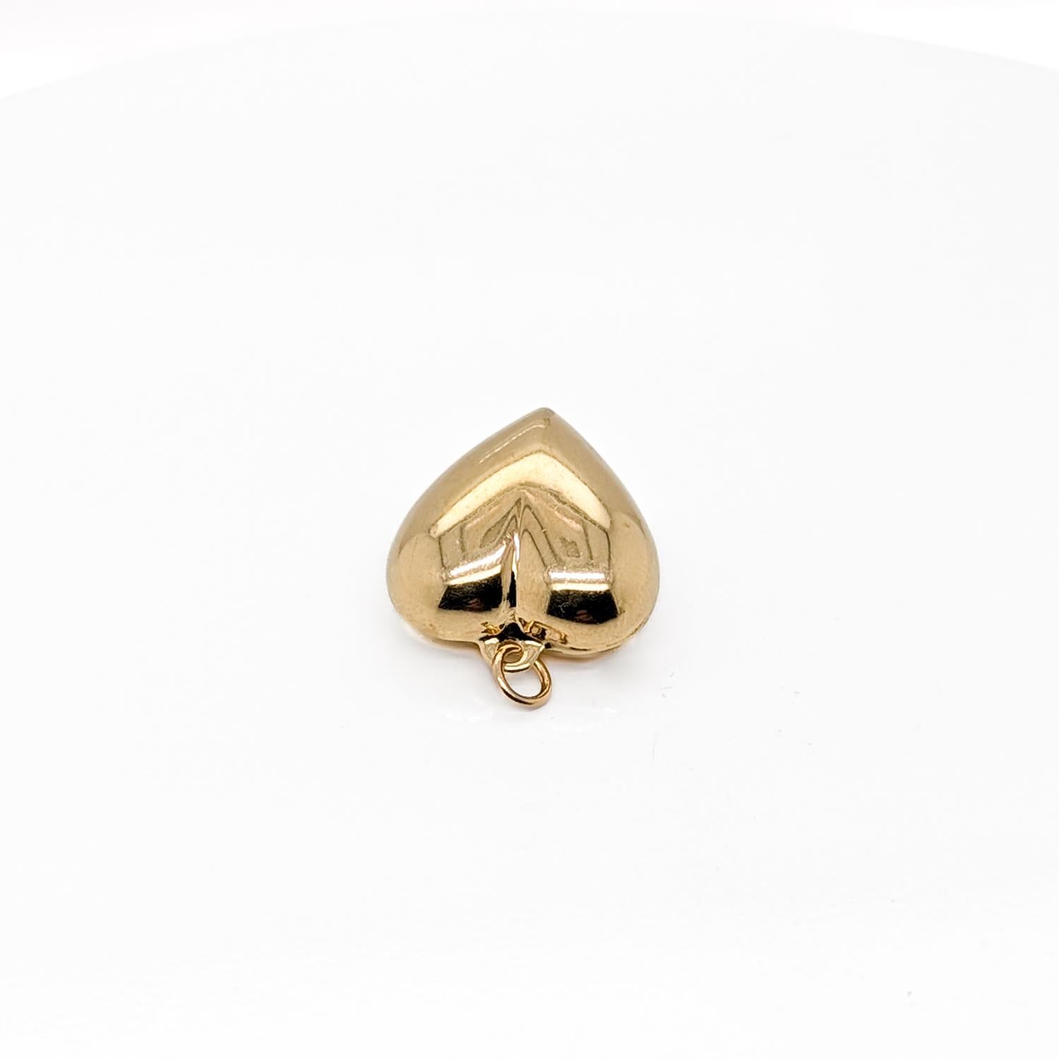 Mitte des Jahrhunderts 14K Gold  & Diamant-Herz-Anhänger oder Charme Damen