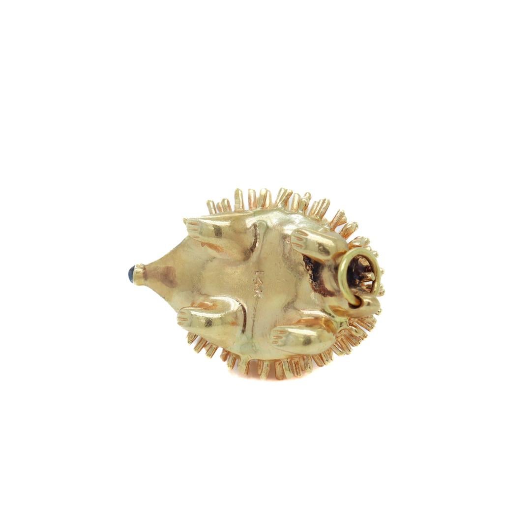 Figuraler Hedgehog-Charm aus 14 Karat Gold, Rubin und Saphir für ein Armband aus der Mitte des Jahrhunderts 6